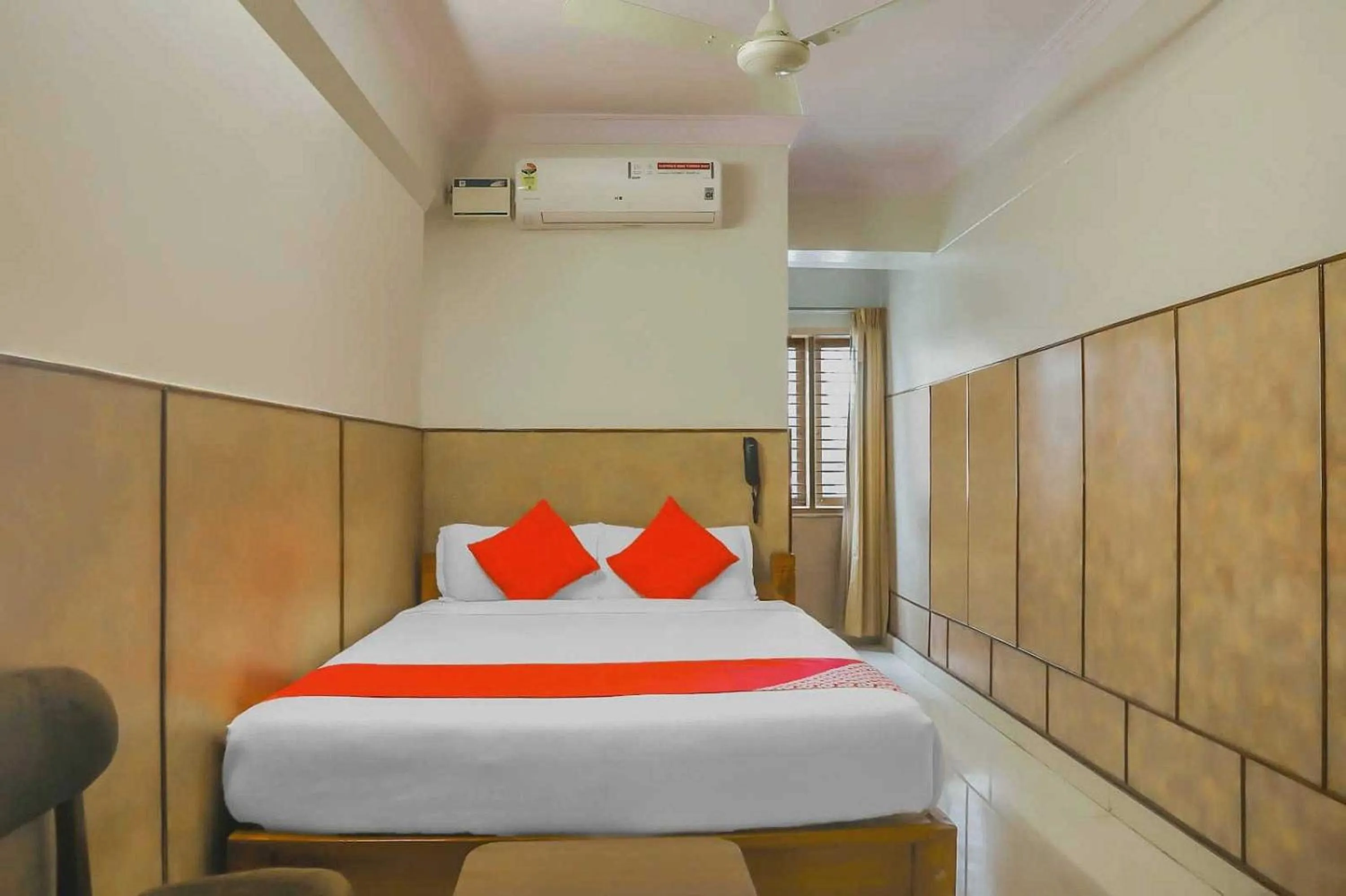 Bedroom in Hotel O Sai Vishram
