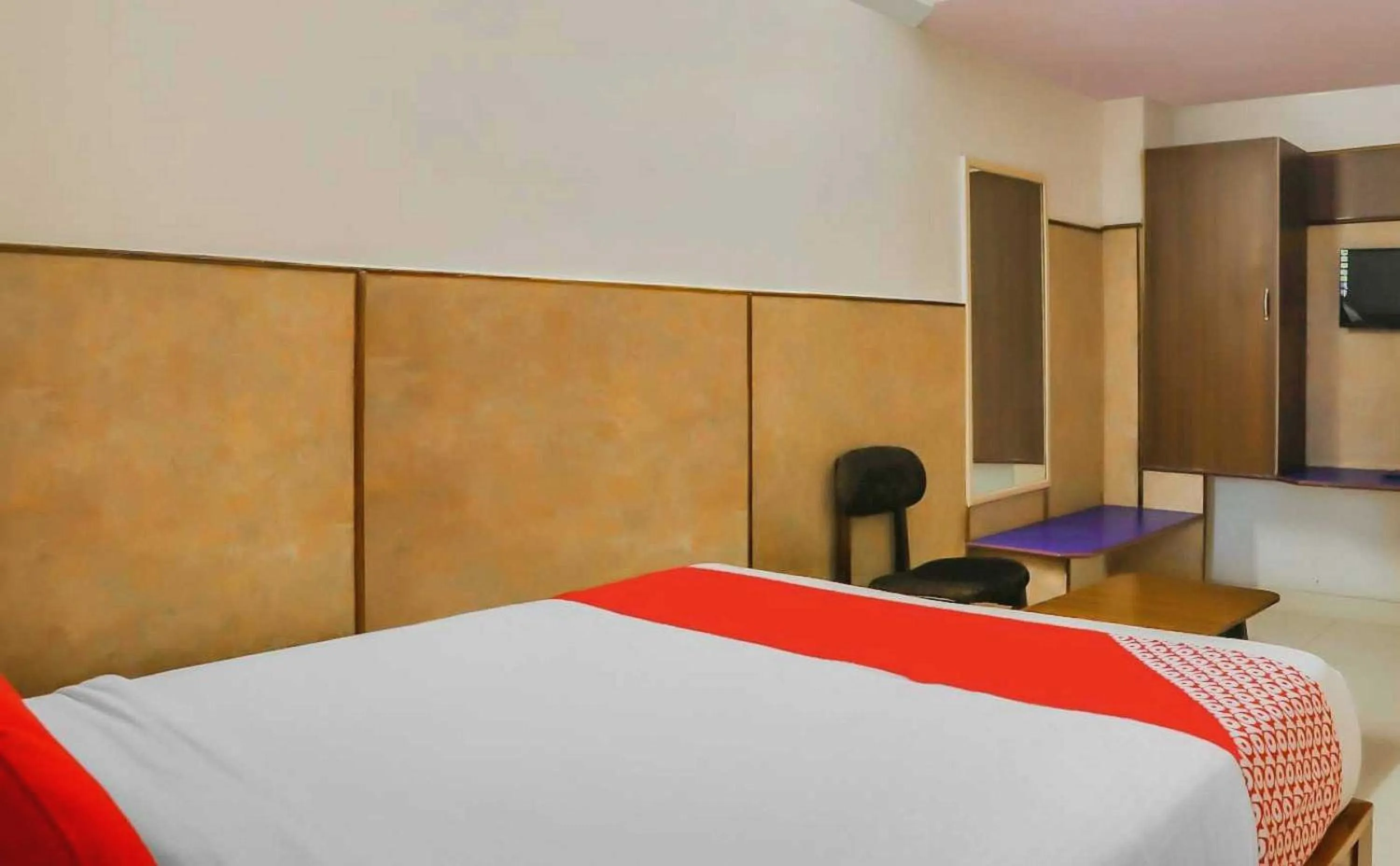 Bedroom in Hotel O Sai Vishram