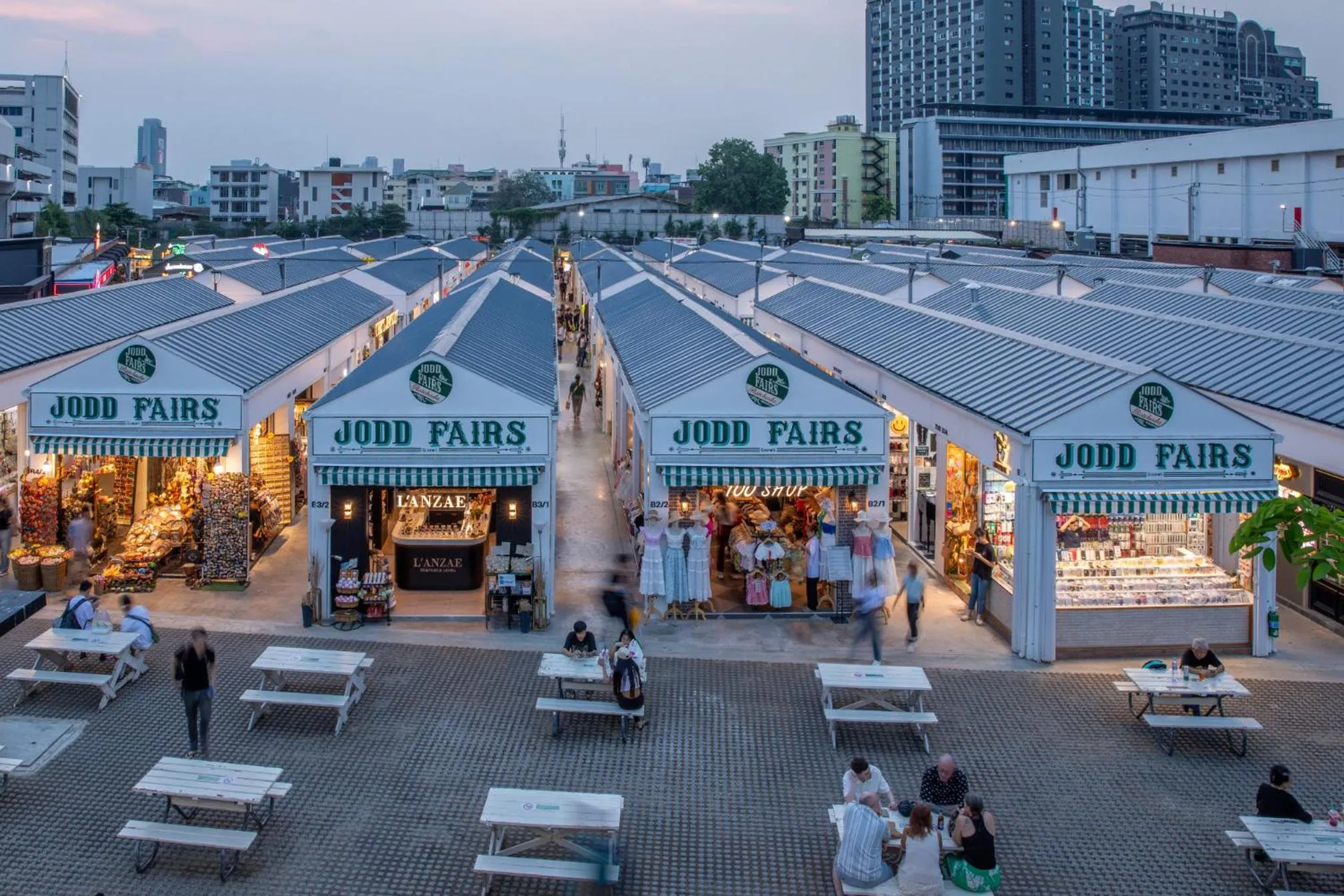 Nearby landmark in Best Western Ratchada Hotel