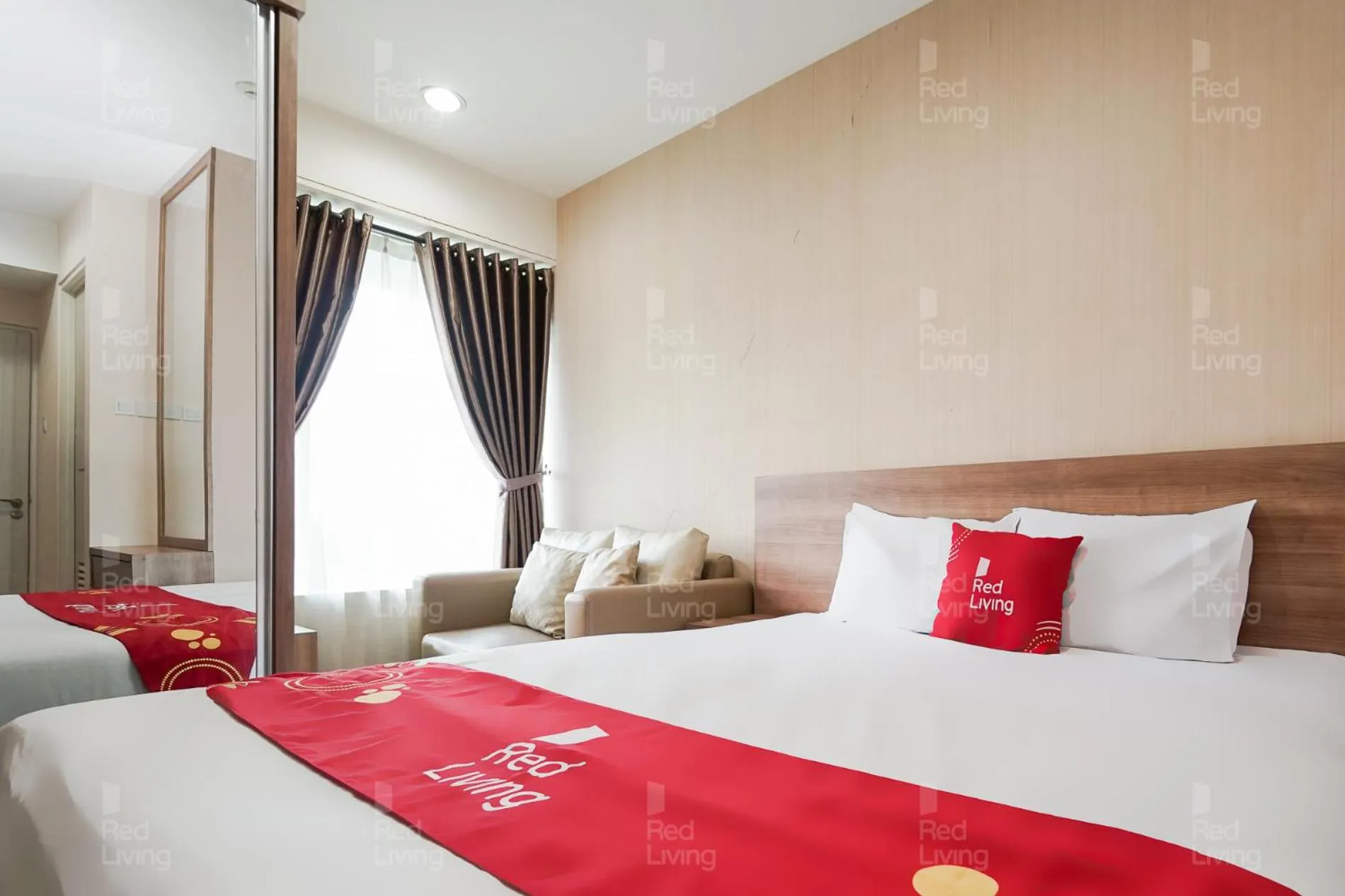 Bedroom, Bed in RedLiving Apartemen Grand Kamala Lagoon - Aoklah Property Tower Barclay North