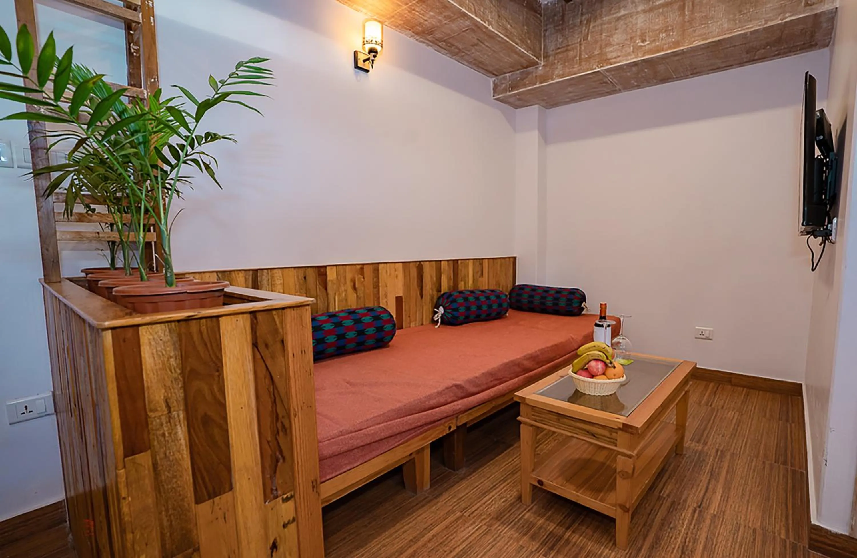 Living room, Bed in Himalayan Glory Inn