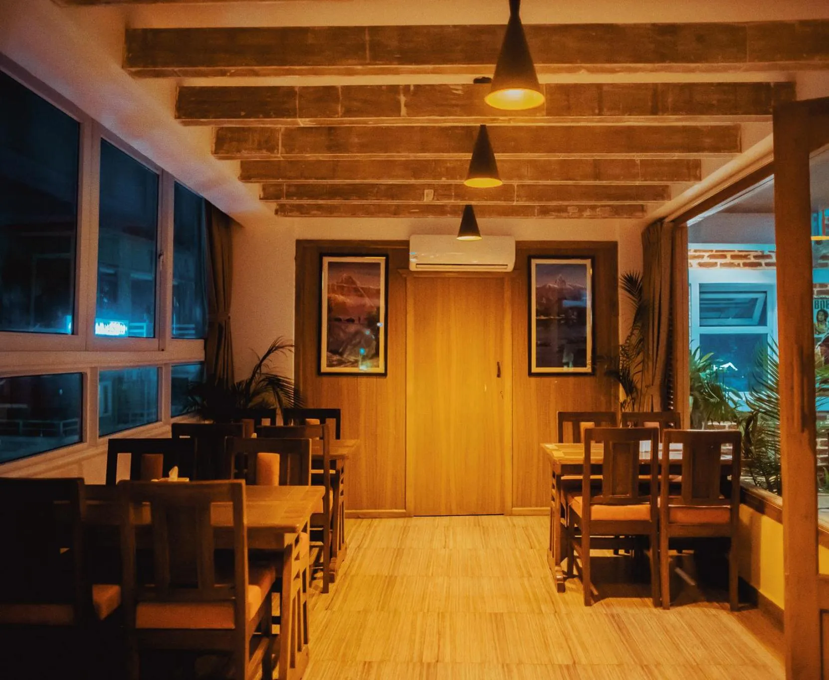 Restaurant/places to eat in Himalayan Glory Inn