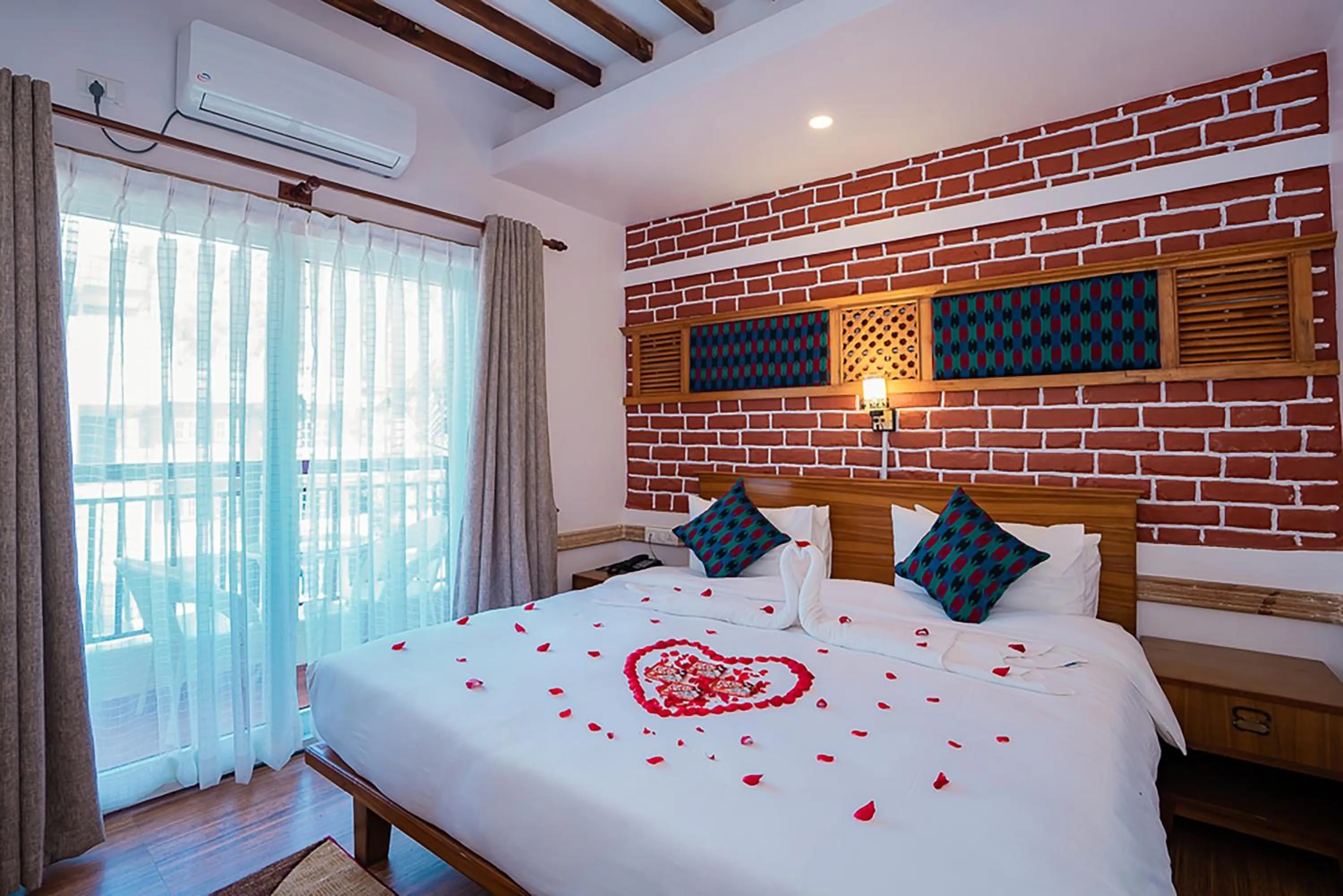 Bed in Himalayan Glory Inn
