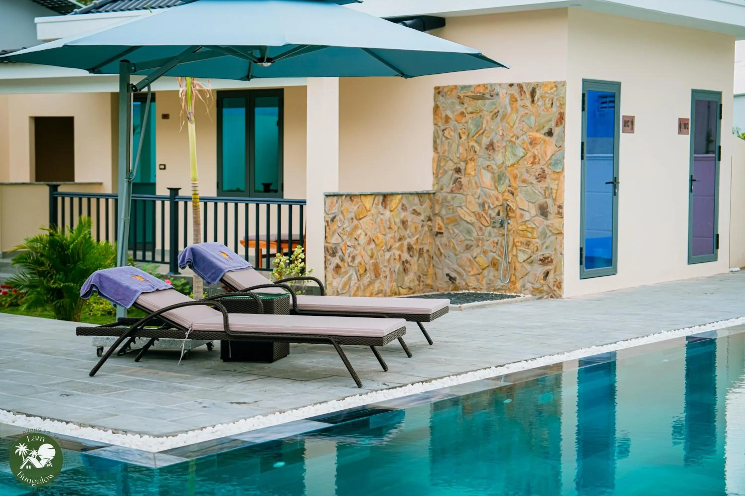 Swimming pool in LAM BUNGALOW Resort & Spa