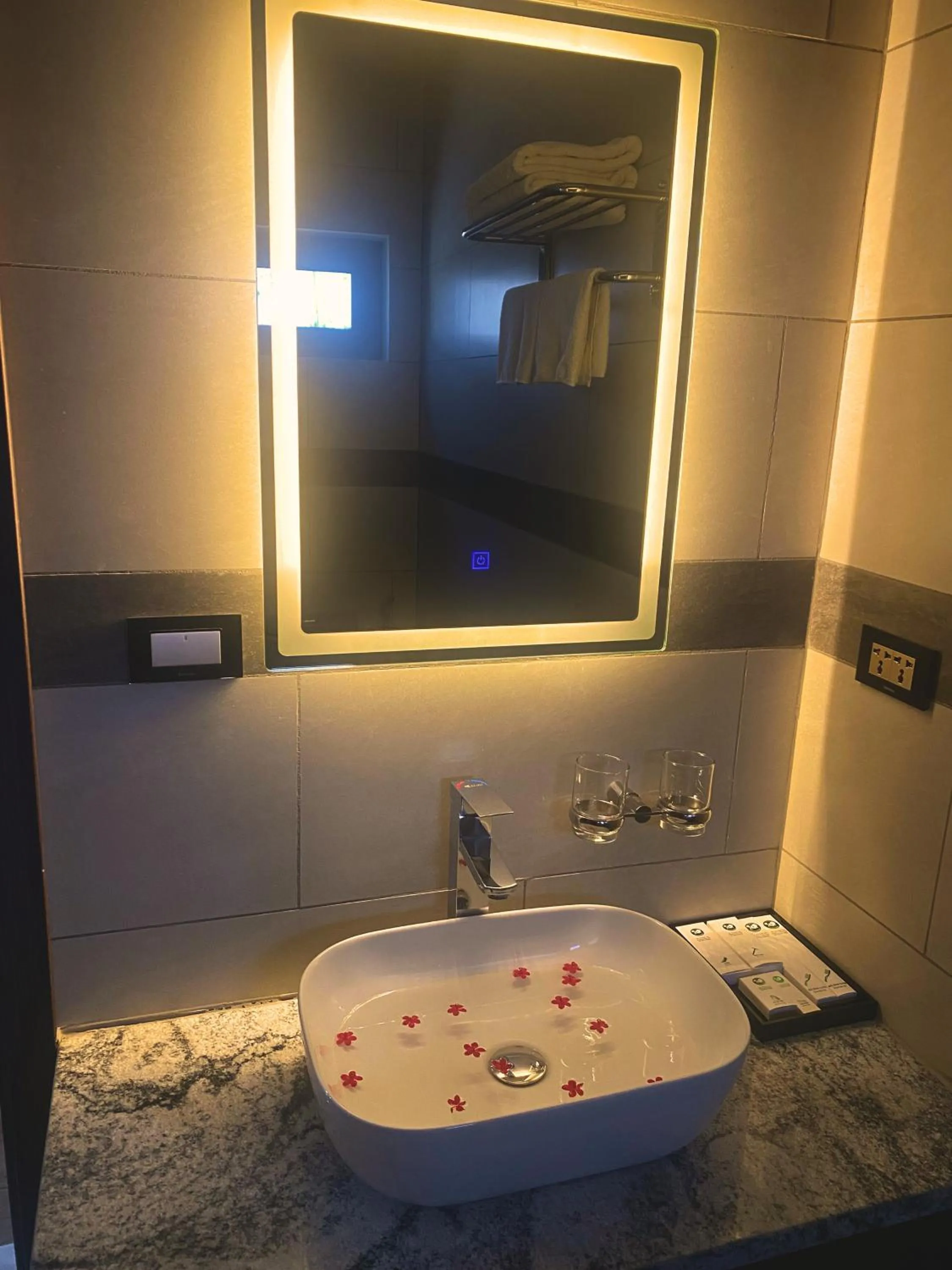 Shower in LAM BUNGALOW Resort & Spa