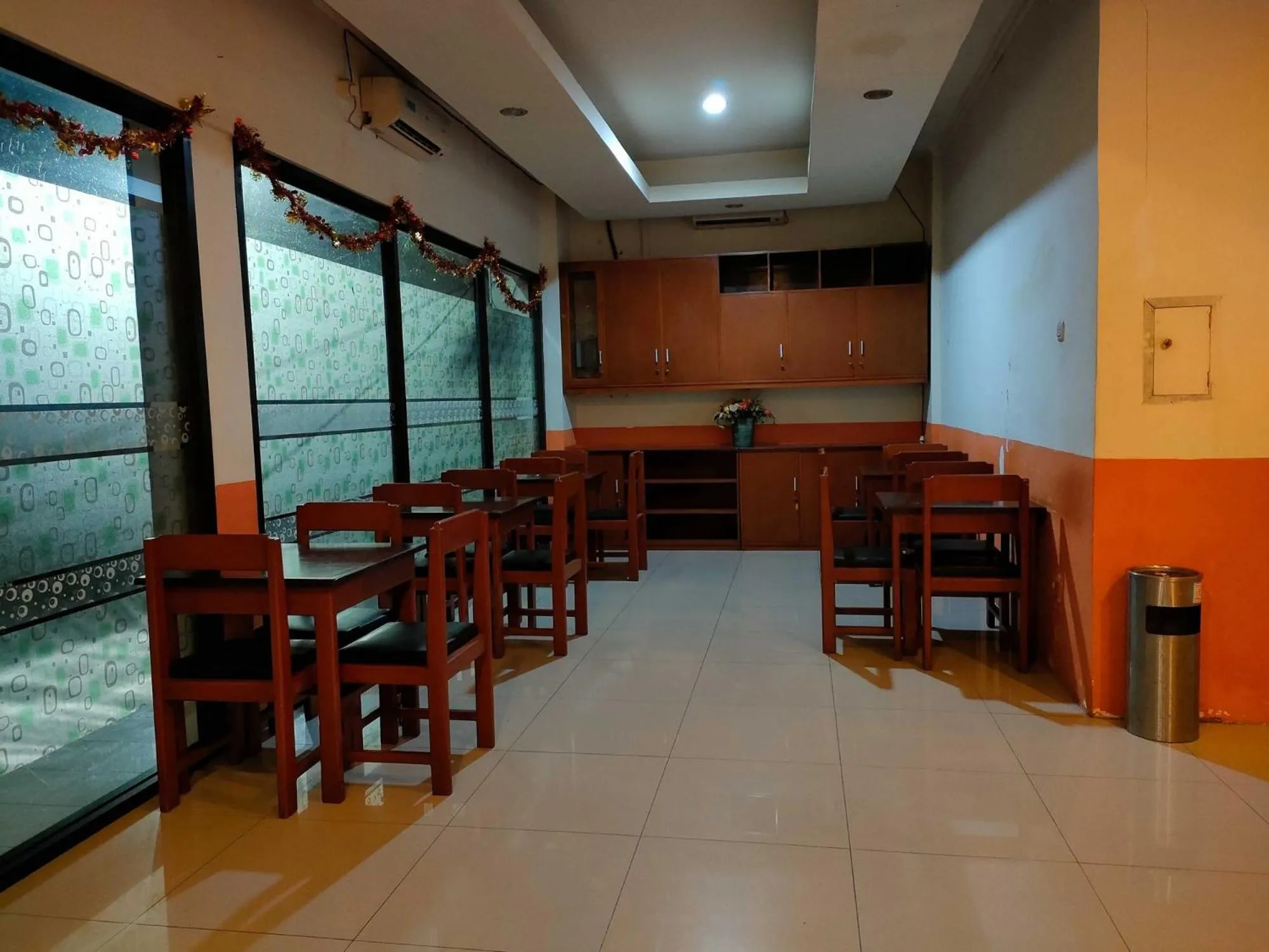 Property building in RedDoorz Near Jalan Jendral Sudirman