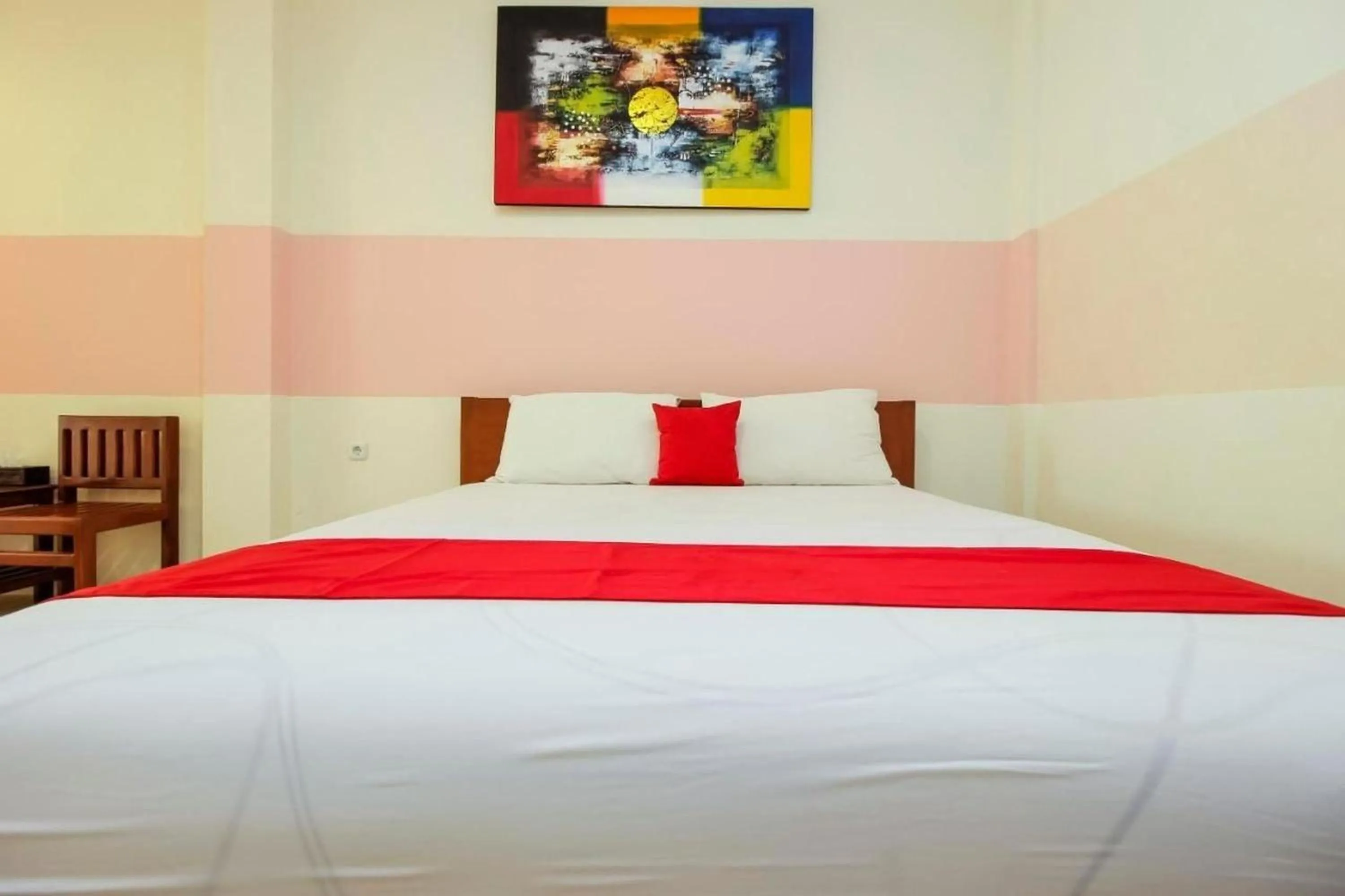 Bed in RedDoorz Near Jalan Jendral Sudirman