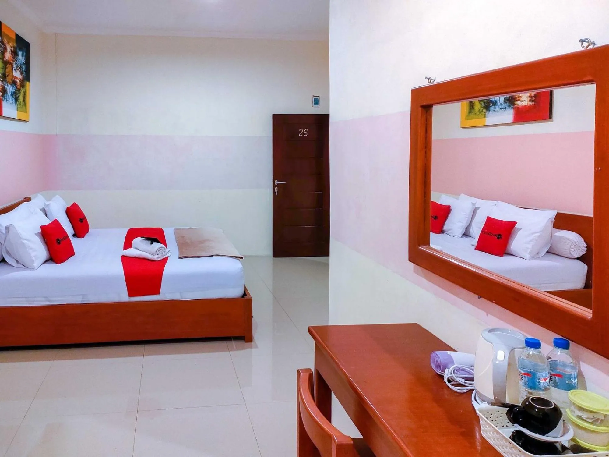 Bed in RedDoorz Near Jalan Jendral Sudirman