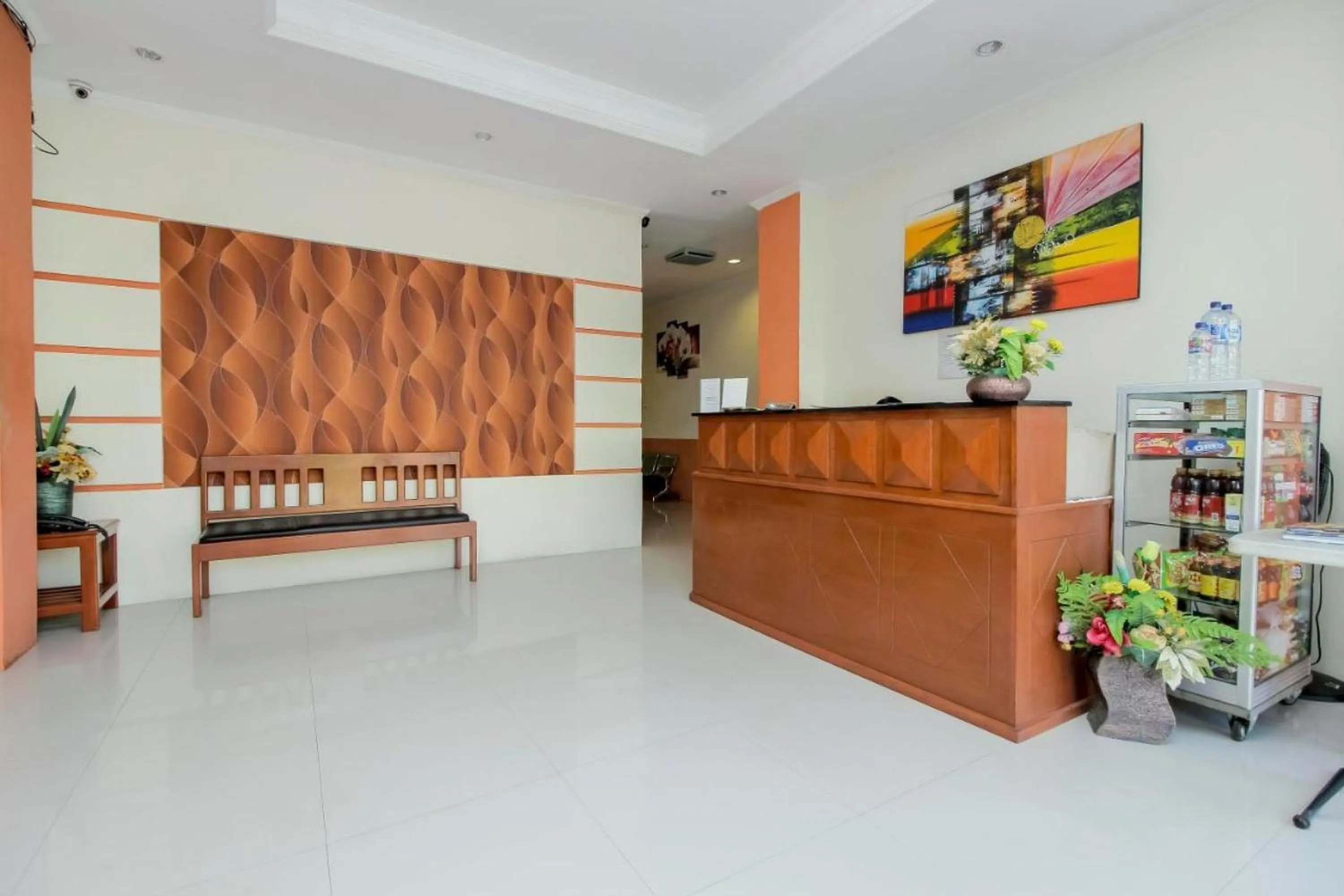 Lobby or reception in RedDoorz Near Jalan Jendral Sudirman