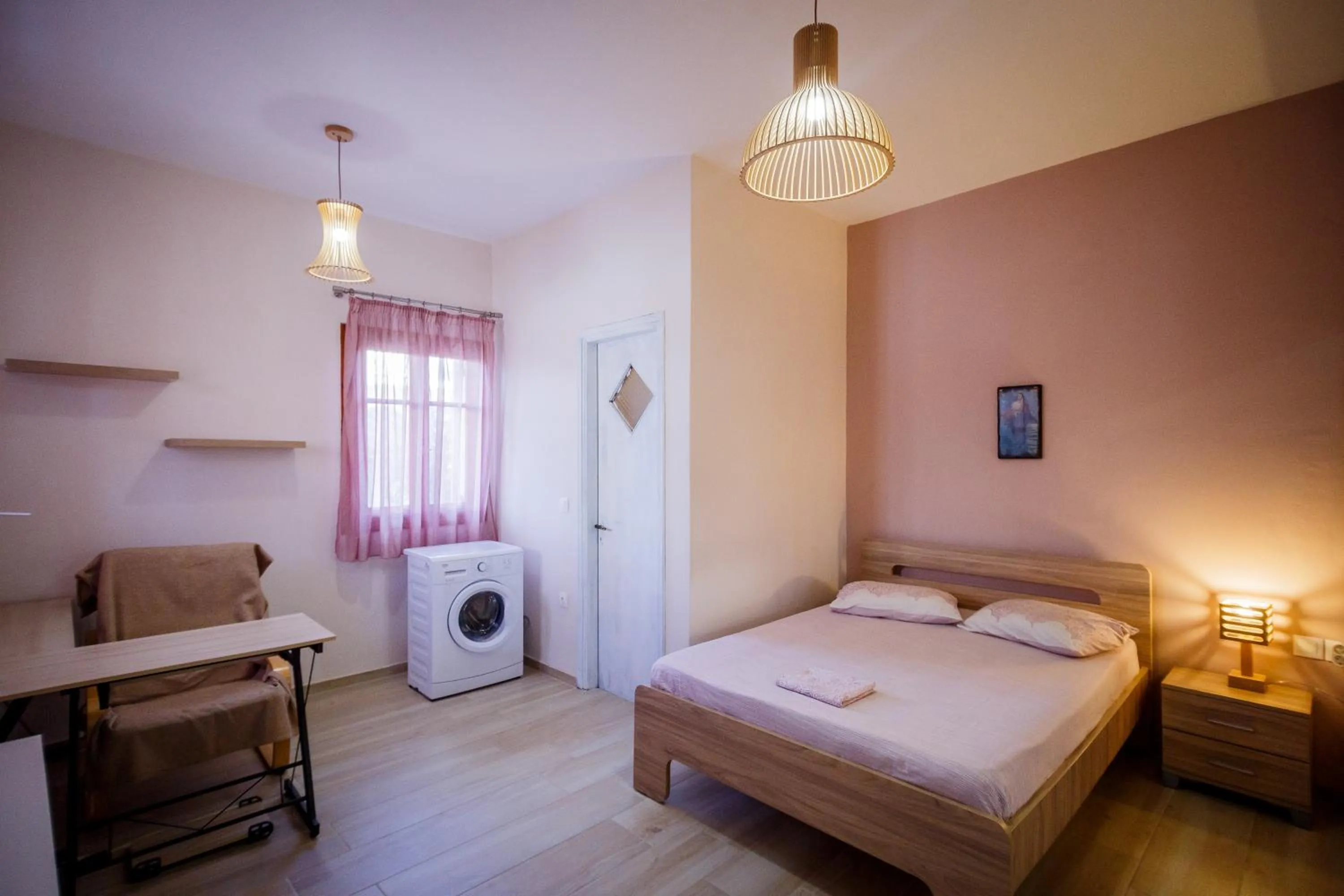 Bed in Sunny Sofi Studios