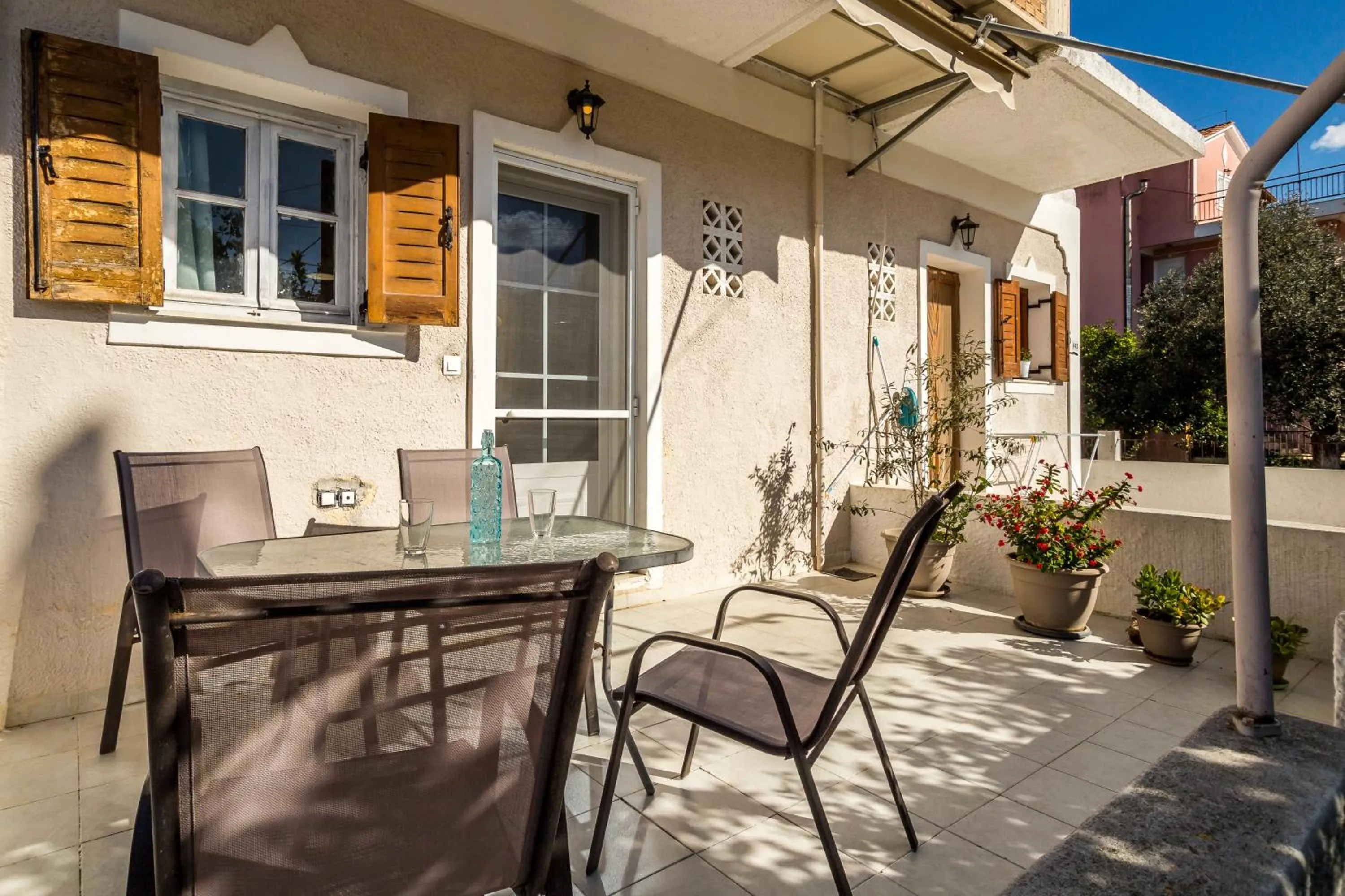 Seating area in Sunny Sofi Studios