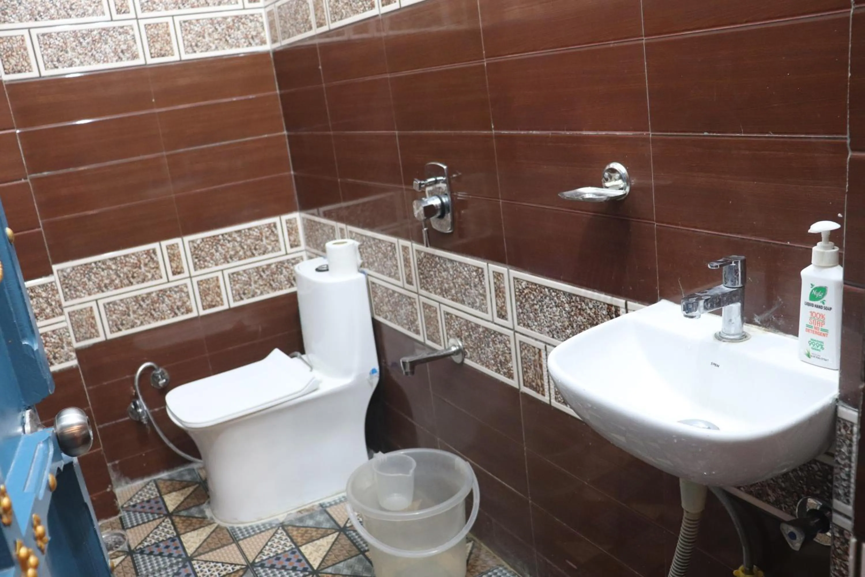 Bathroom in The Mehran way Homestay