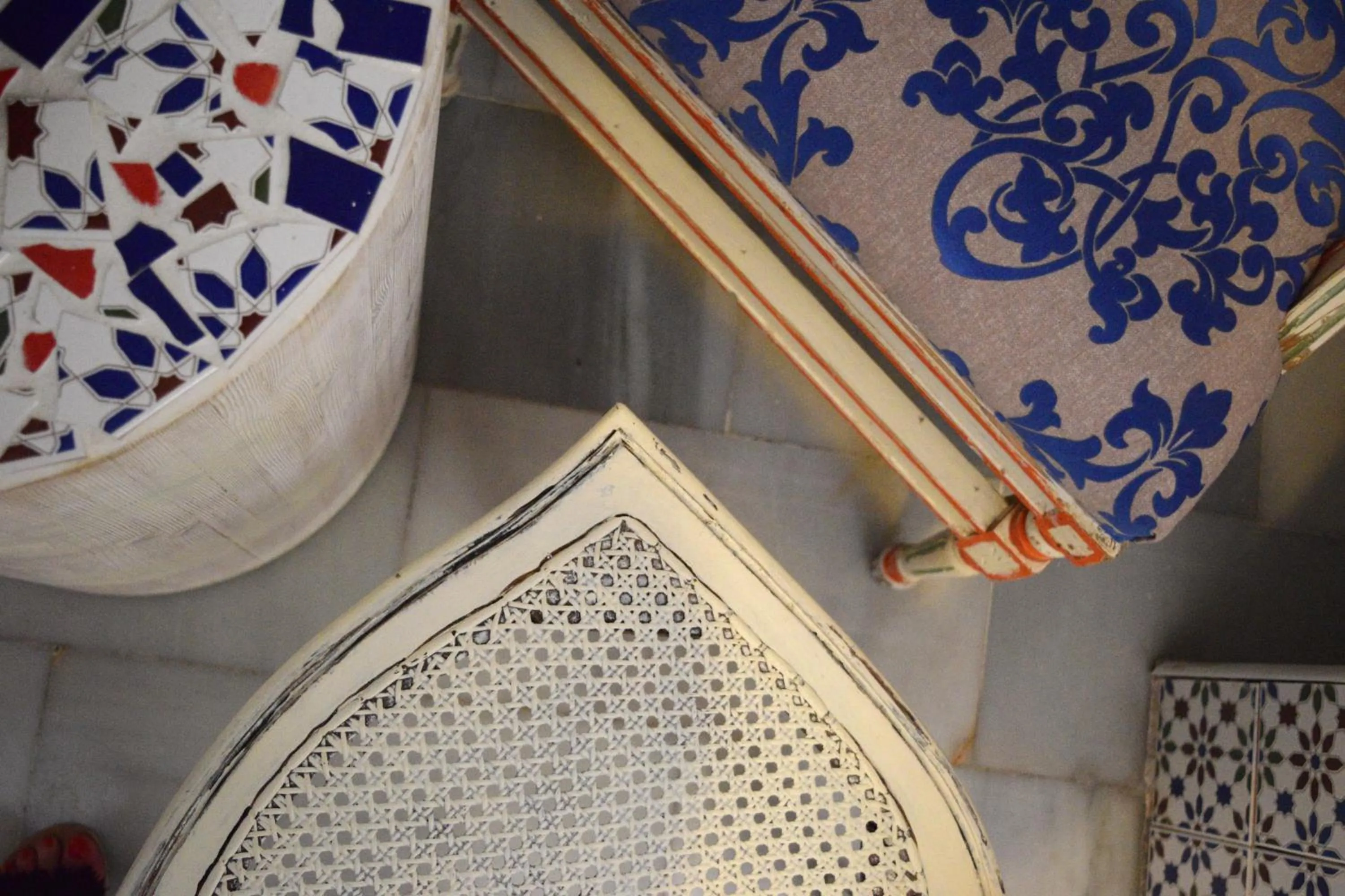 Decorative detail in Pensión Aduar