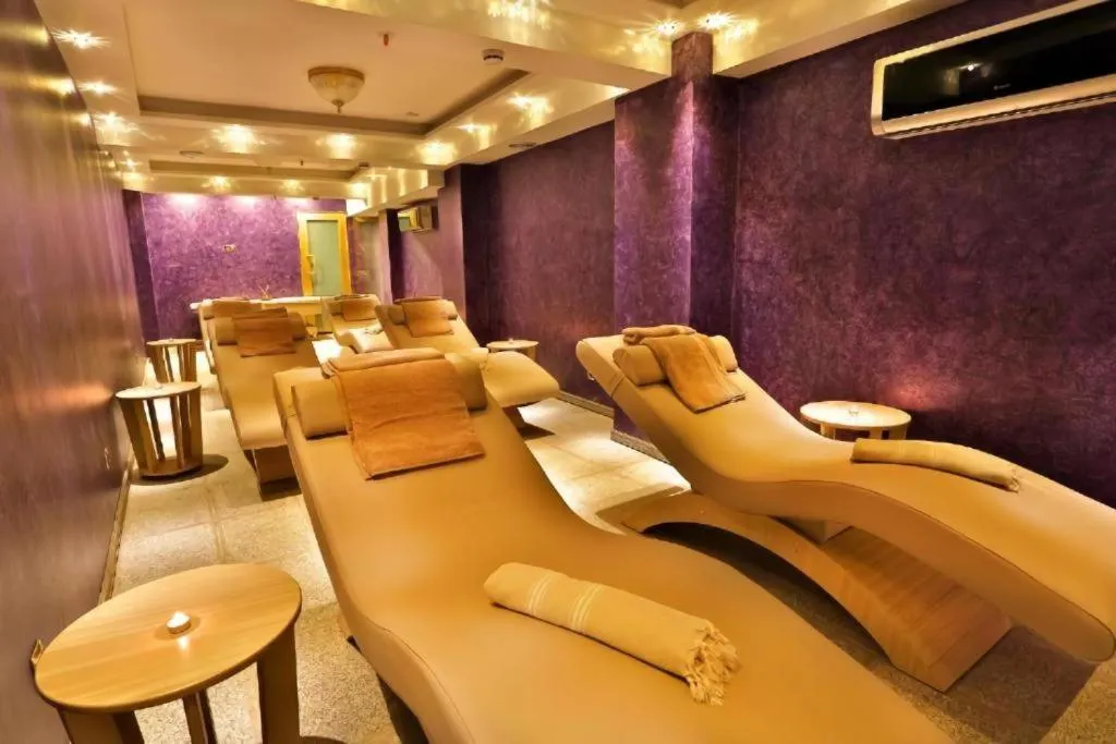 Spa and wellness centre/facilities in Emirhan Palace Hotel