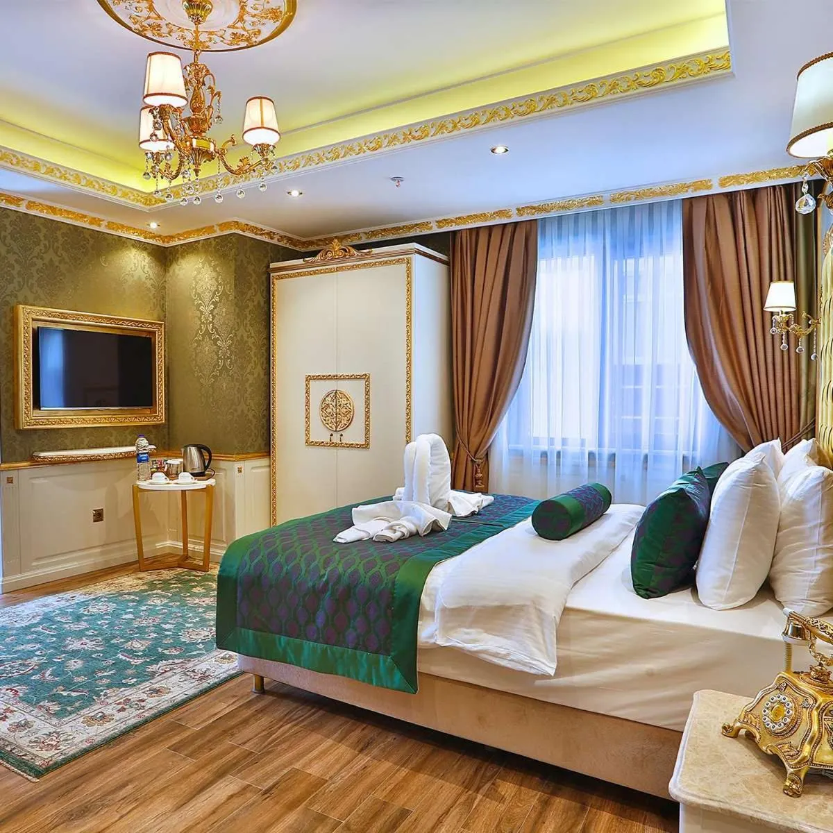Bed in Emirhan Palace Hotel