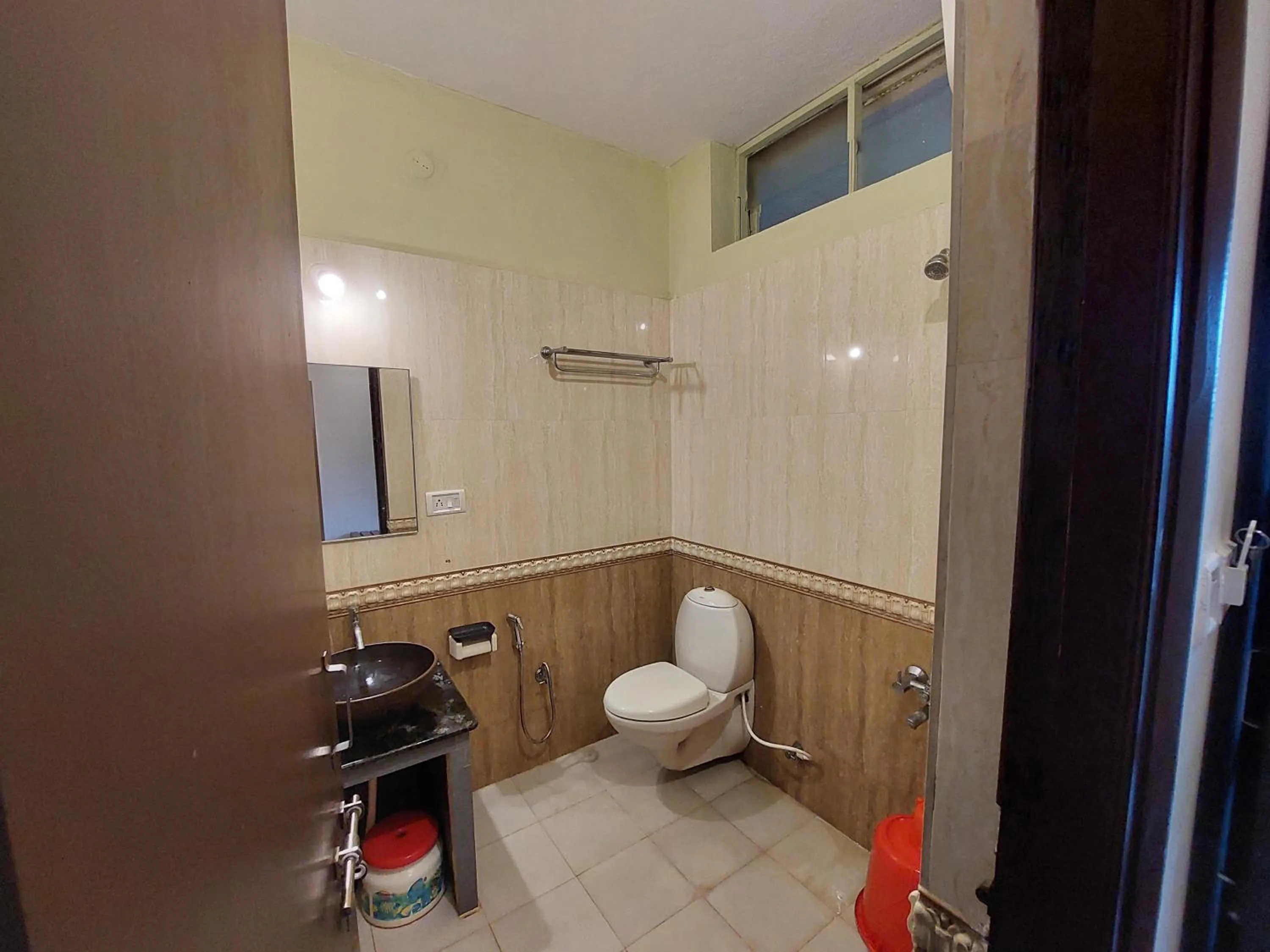 Toilet in THE TIGER PAW RESORT