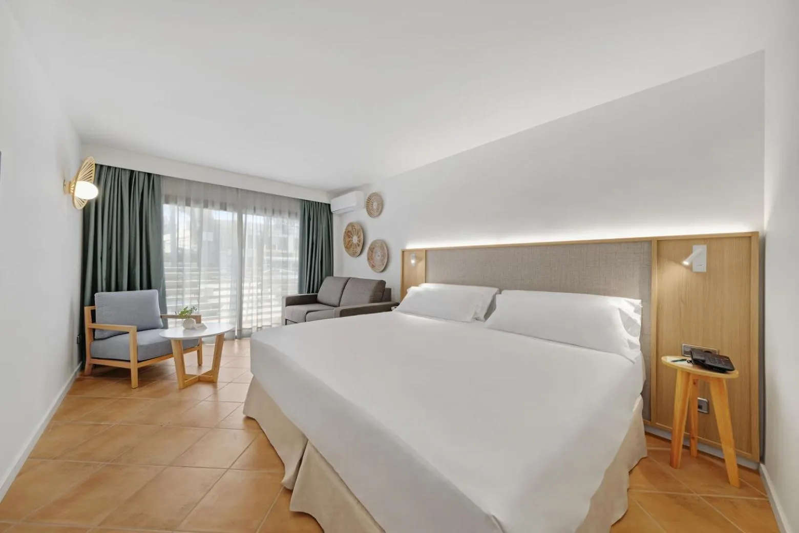 Bedroom, Bed in Occidental Cala Viñas