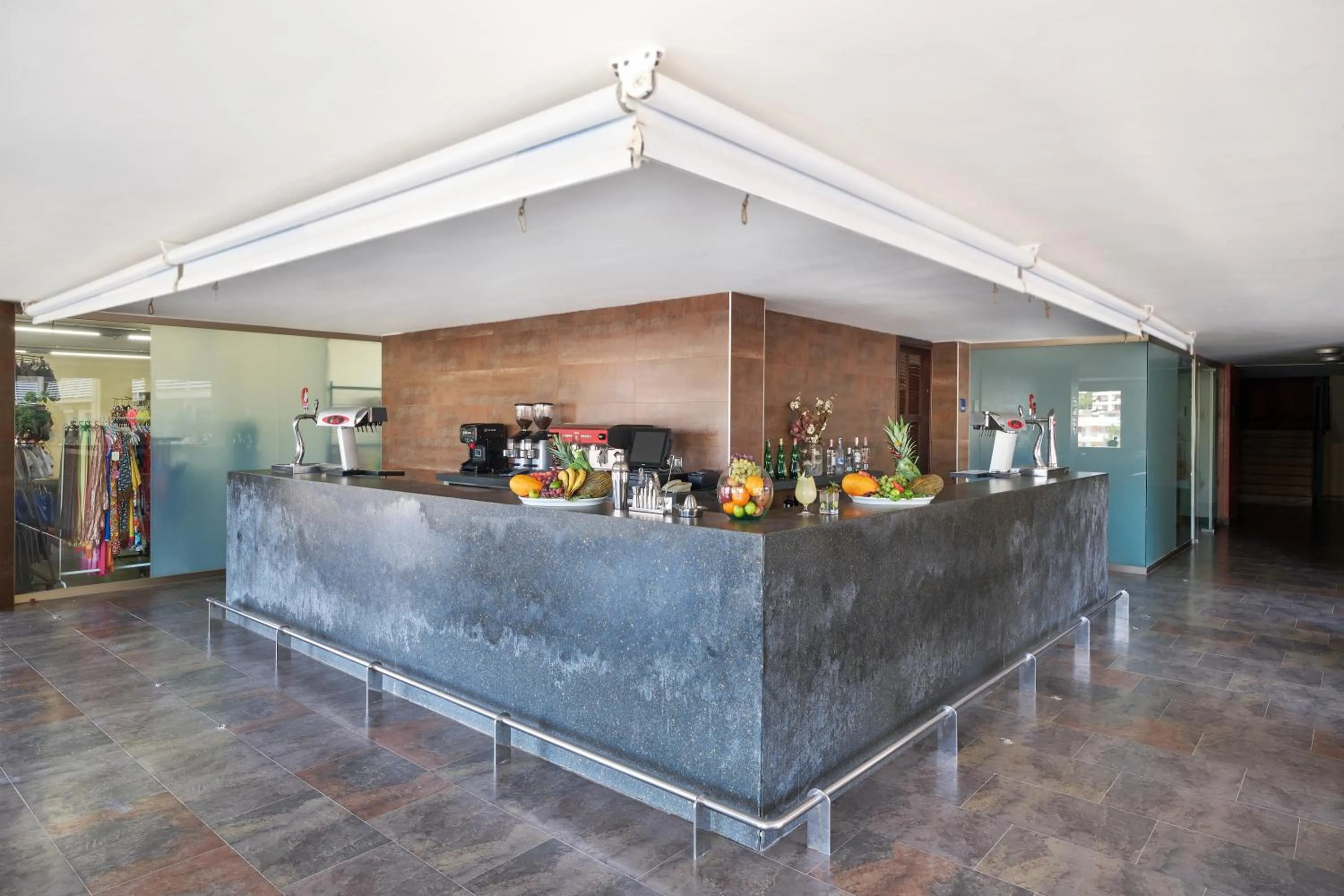 Lounge or bar in Occidental Cala Viñas