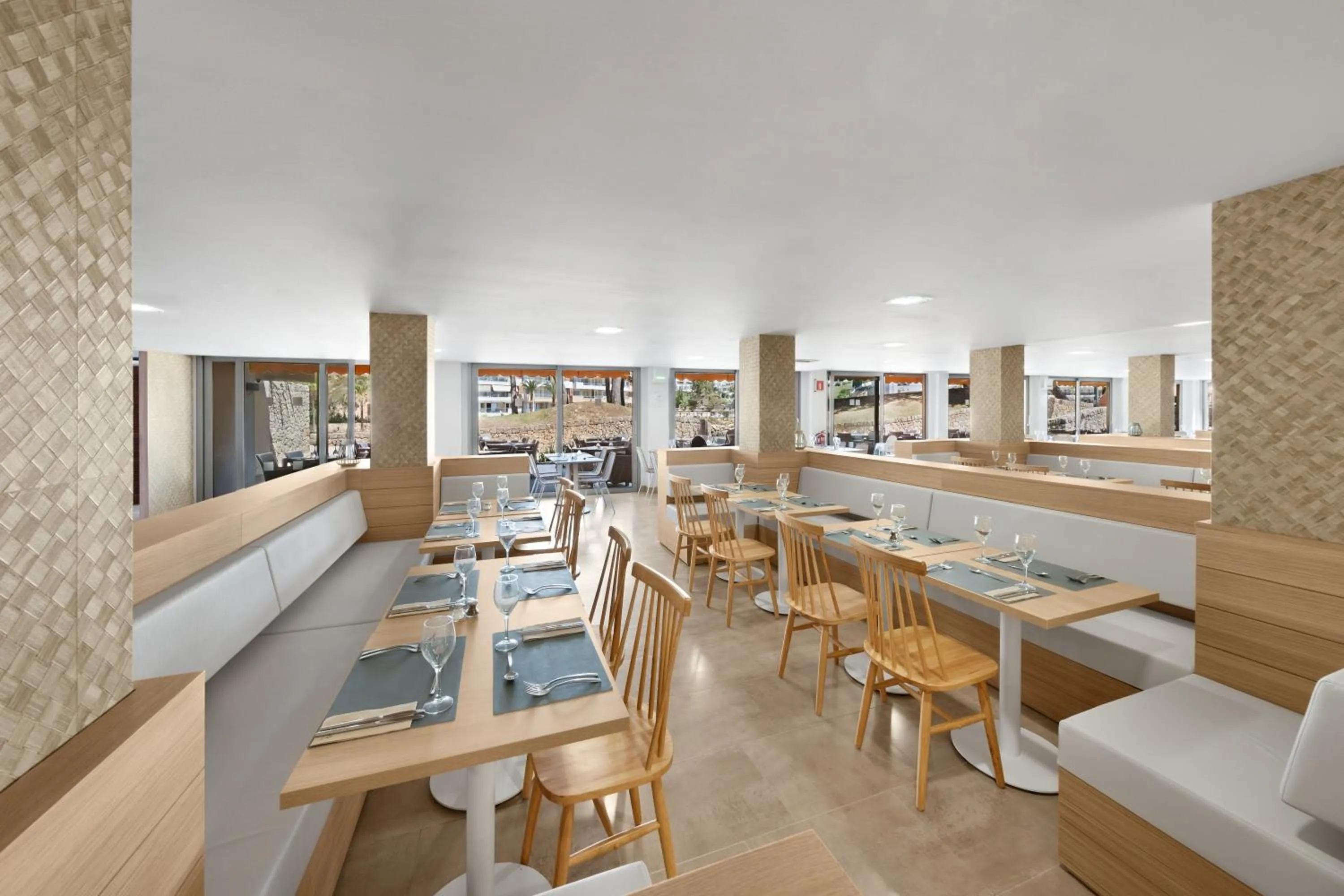 Restaurant/places to eat in Occidental Cala Viñas