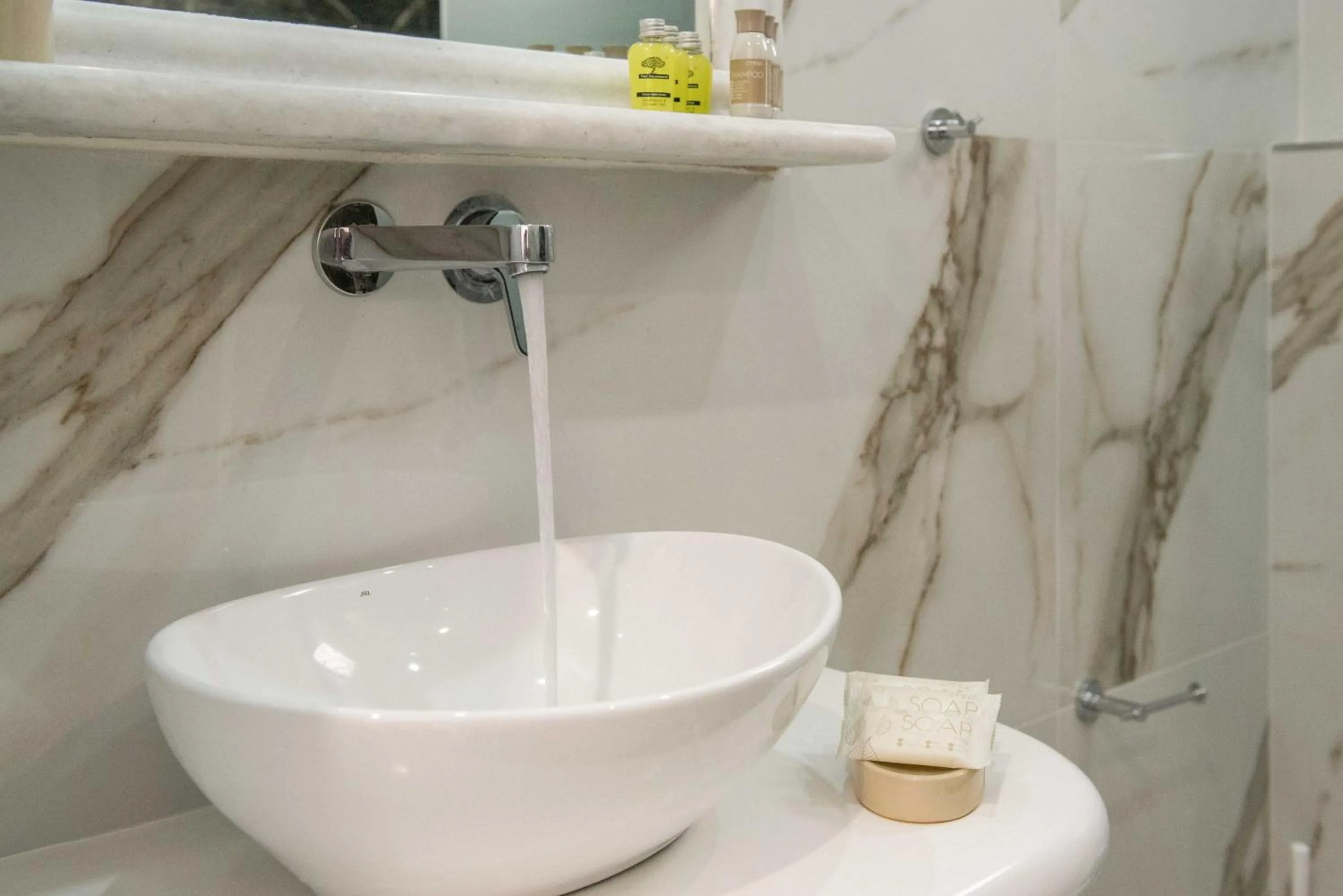 Bathroom in Cyclades Hotel