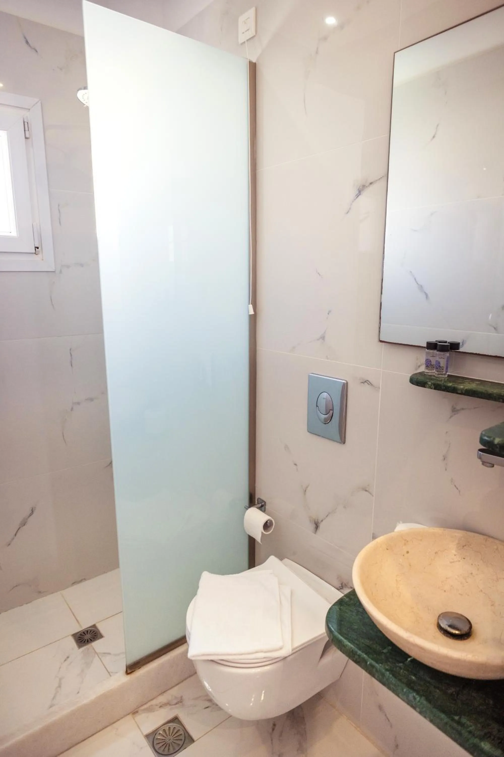 Bathroom in Cyclades Hotel