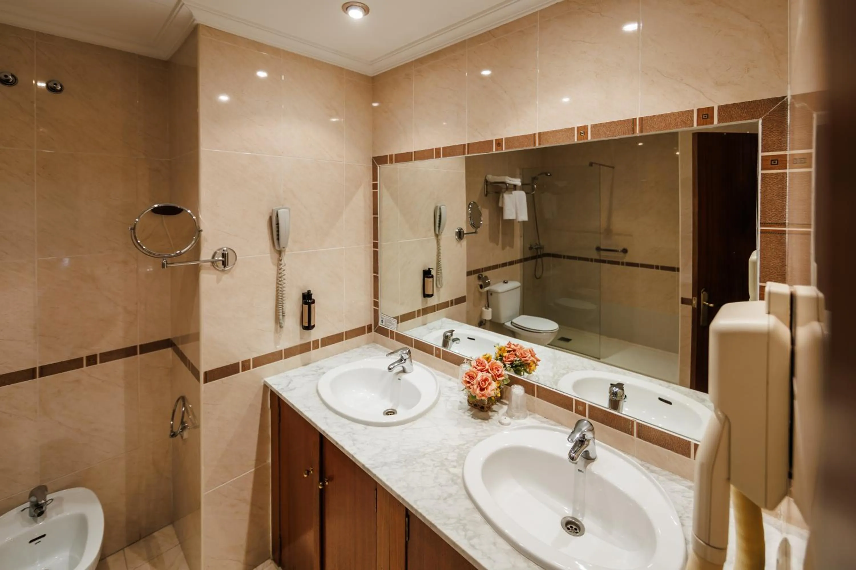 Bathroom in Hotel Acosta Vetonia