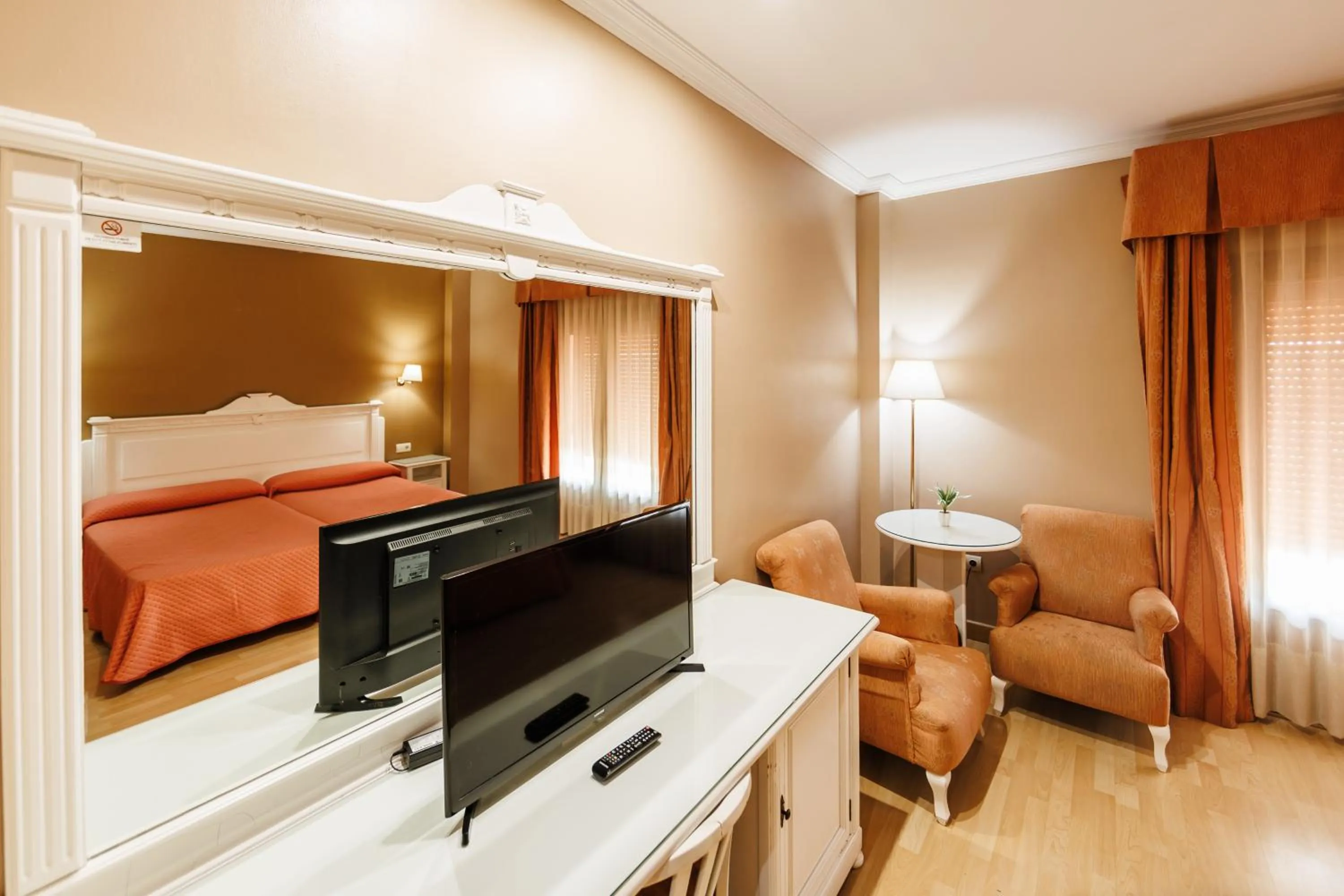 TV and multimedia, Bed in Hotel Acosta Vetonia