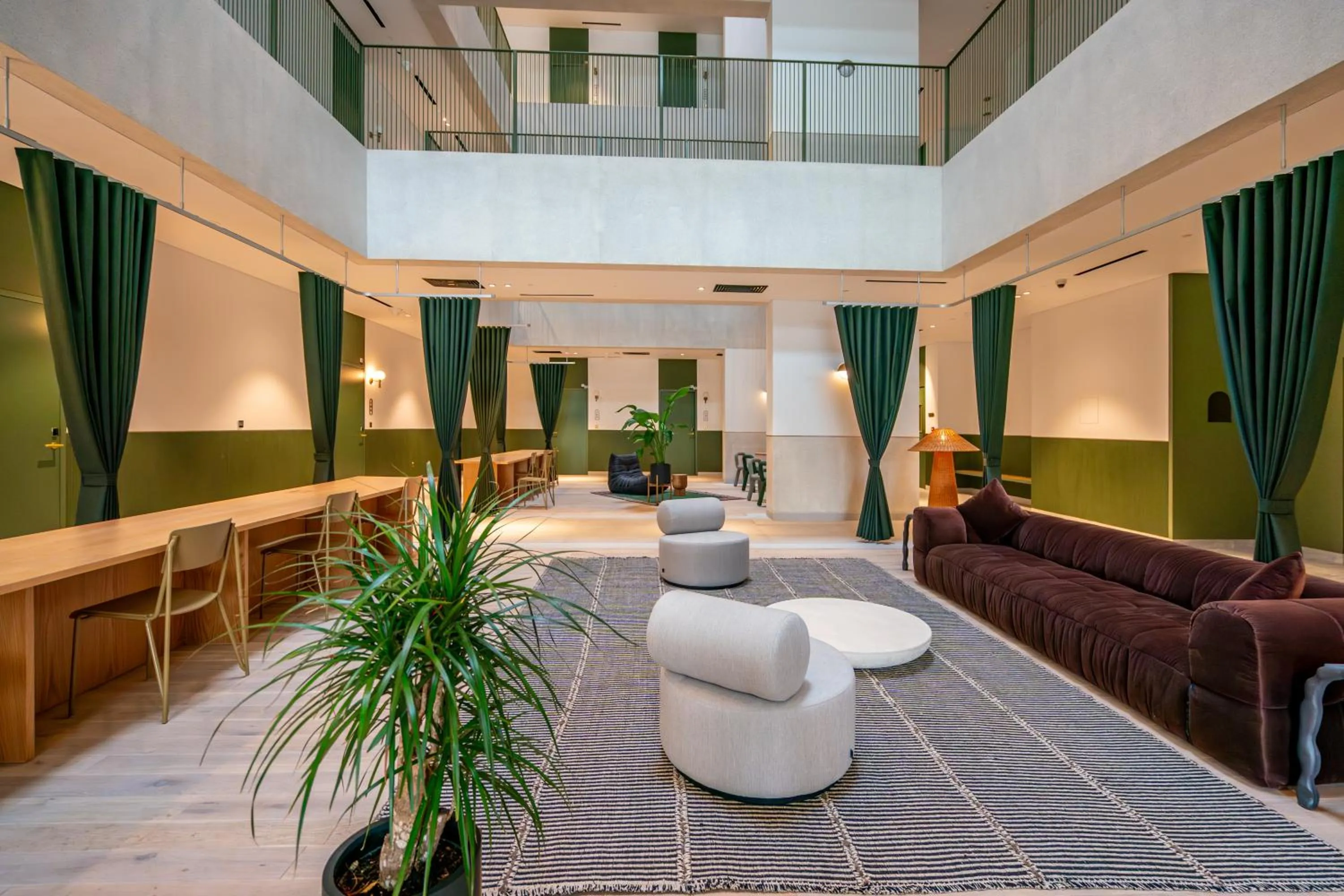 Business facilities in The Muse