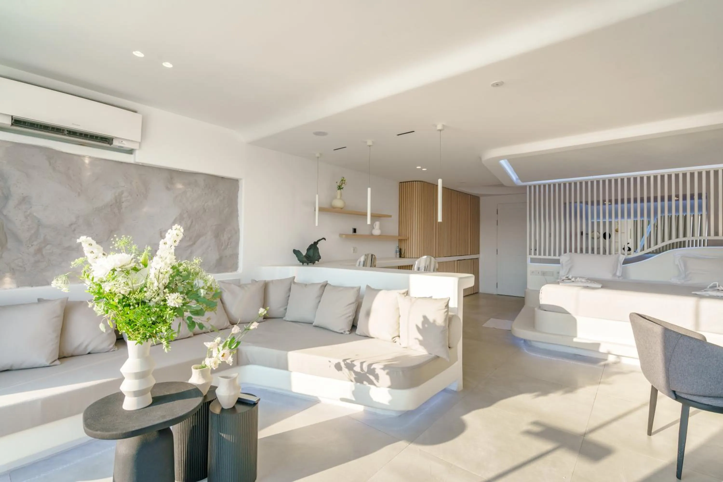 Living room in Kivotos Mykonos - Preferred Hotels & Resorts