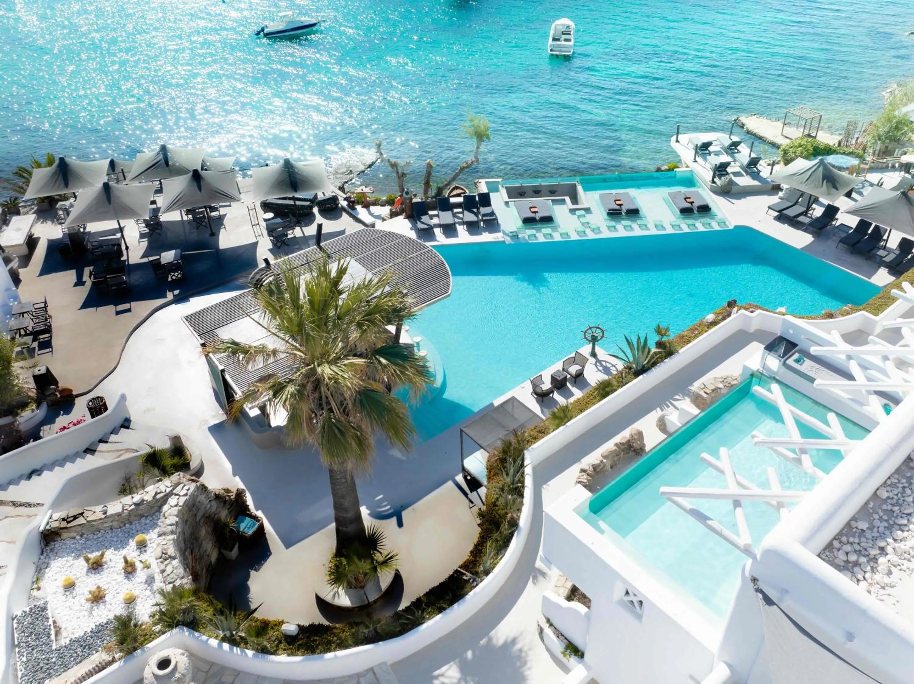 Property building in Kivotos Mykonos - Preferred Hotels & Resorts