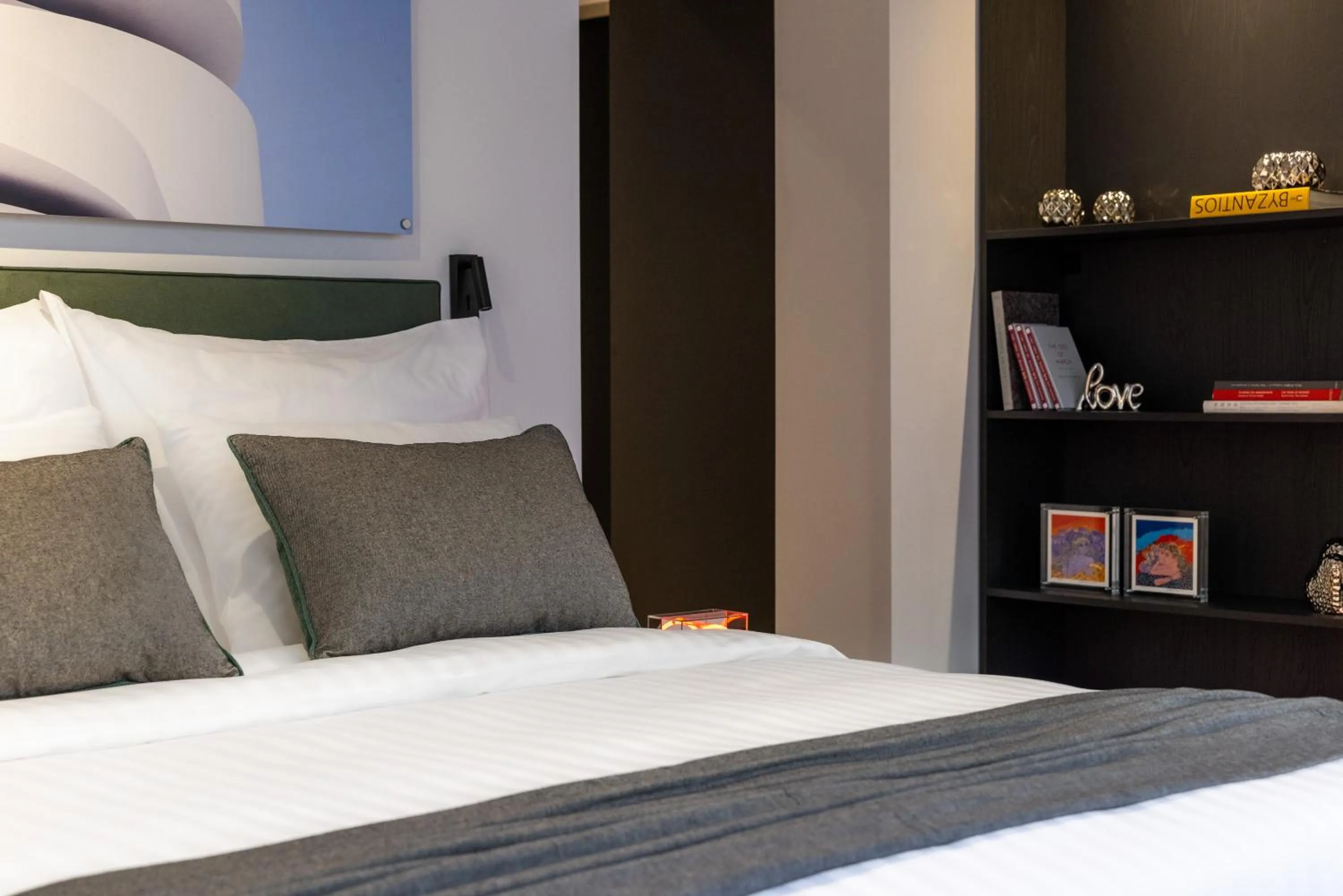 Bed in Koniama Acropolis