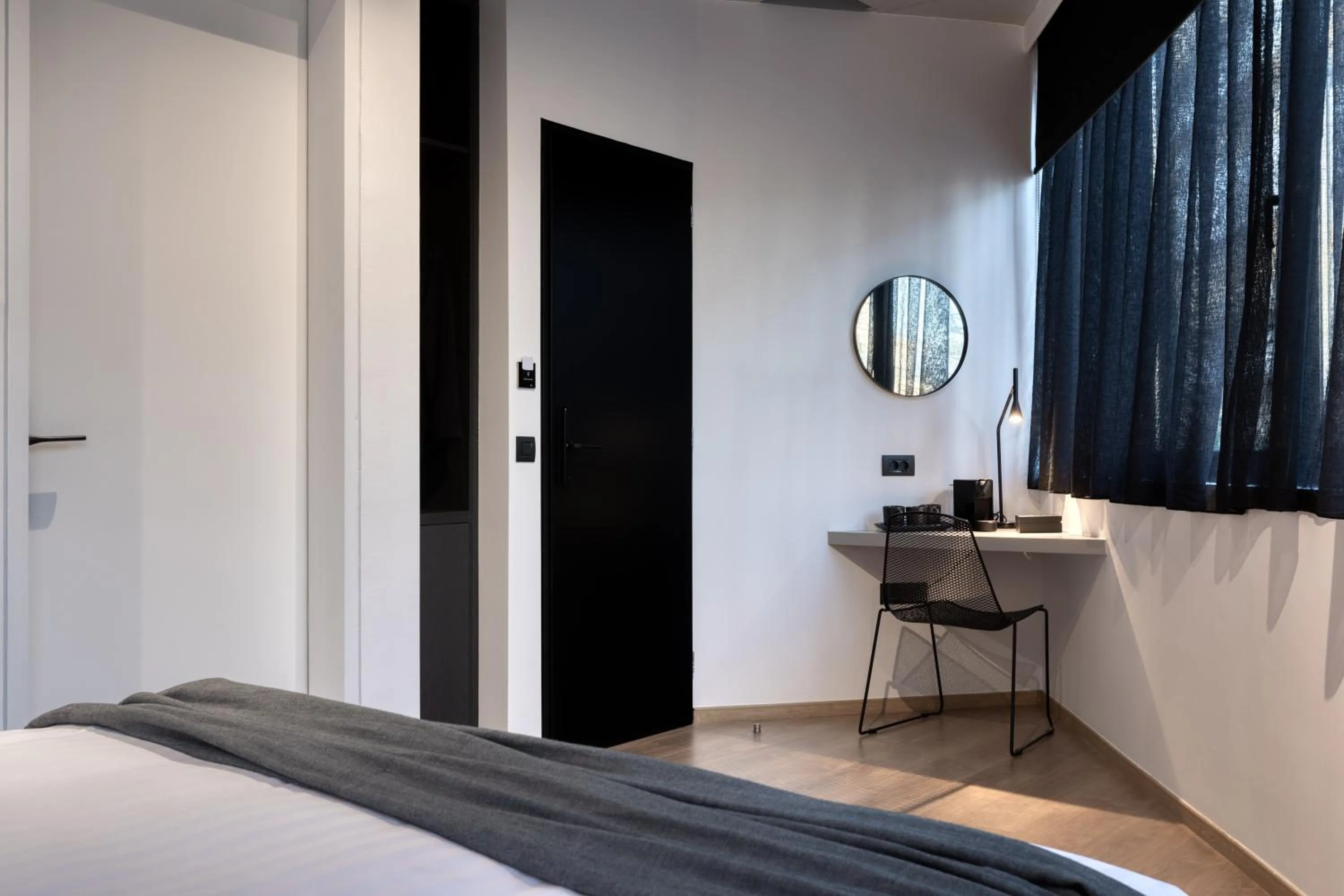 hair dresser, Bed in Koniama Acropolis