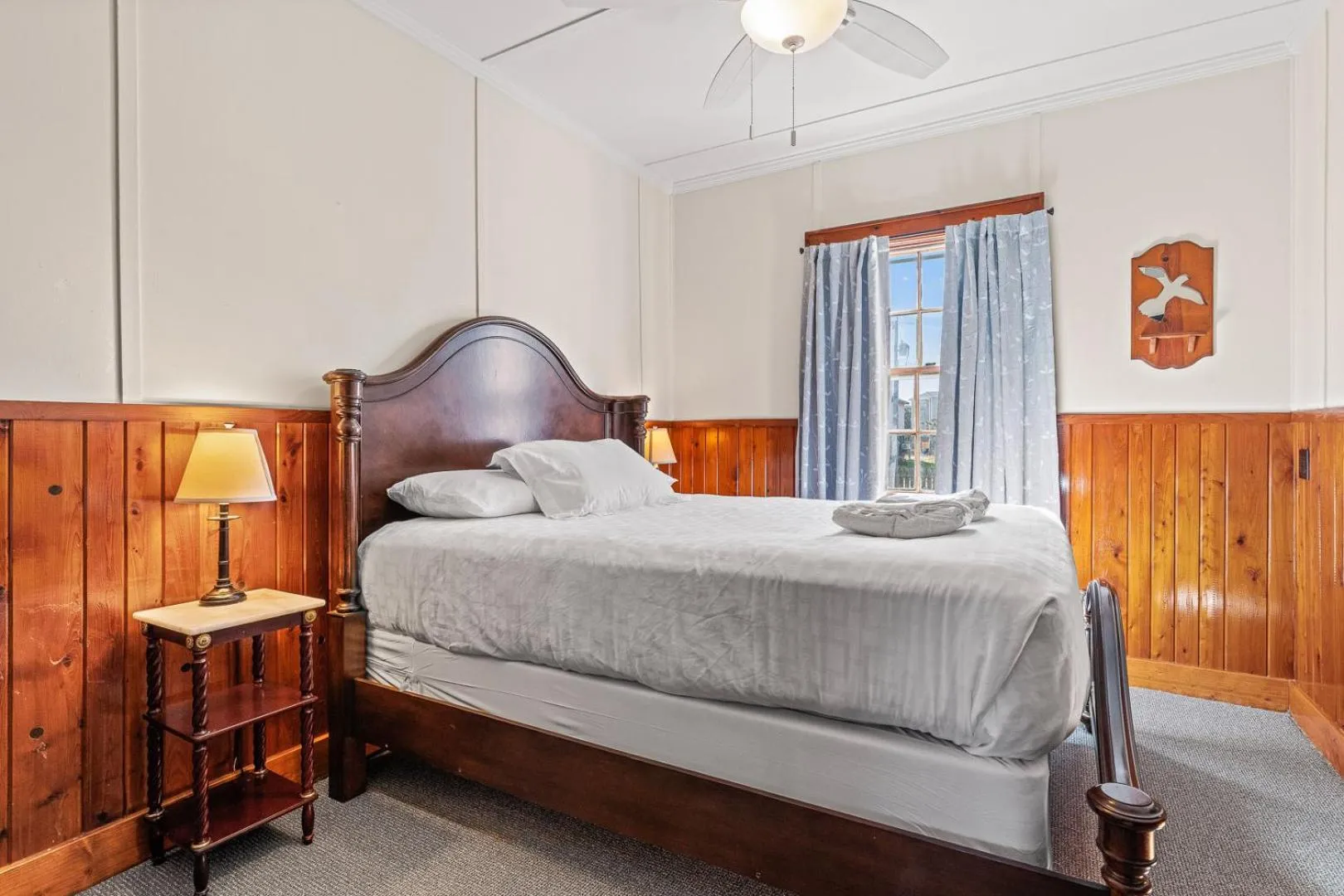Photo of the whole room, Bed in Nags Head Beach Inn by KEES Vacations