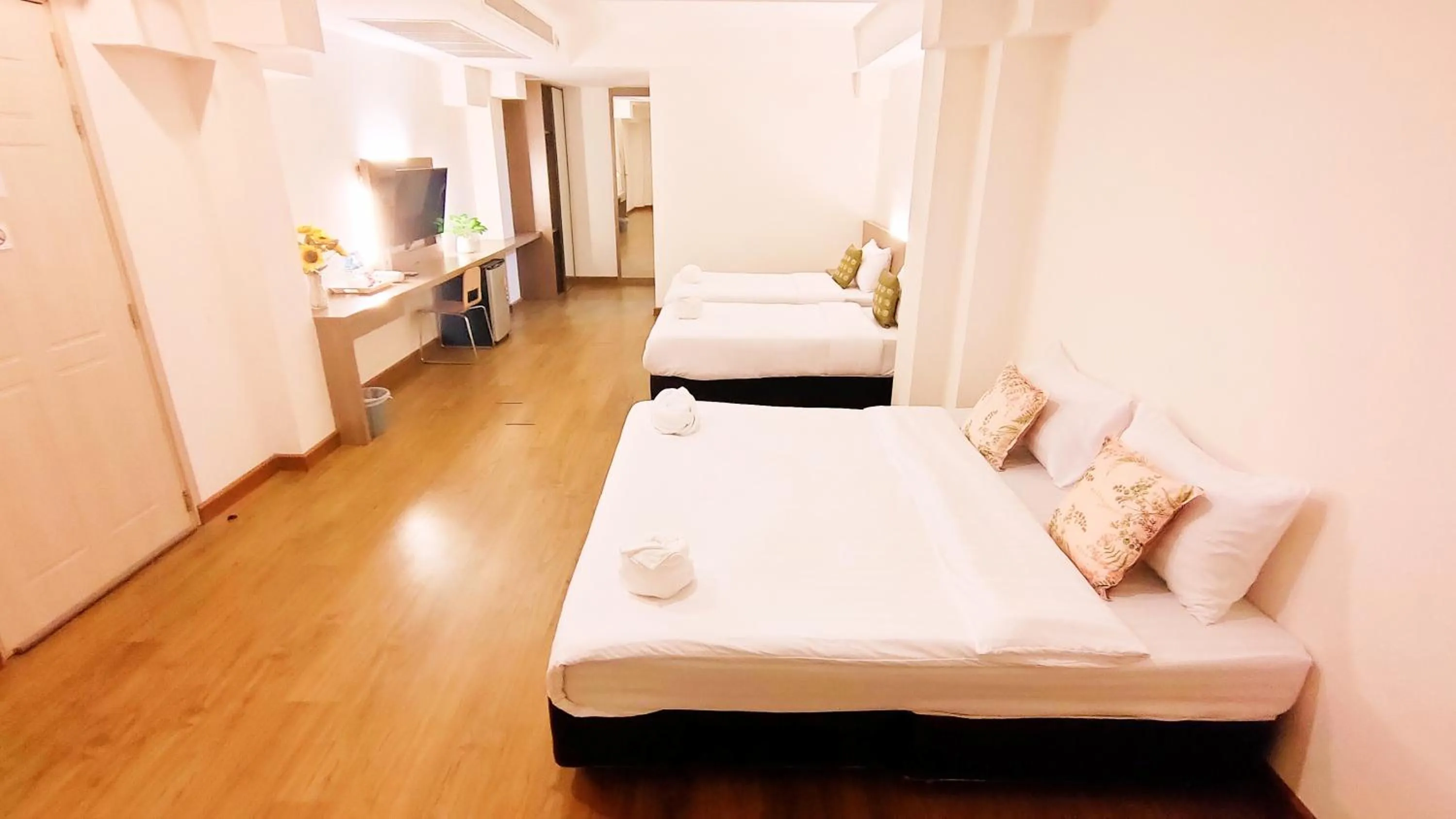 Photo of the whole room, Bed in View Dee BKK Airport Residence