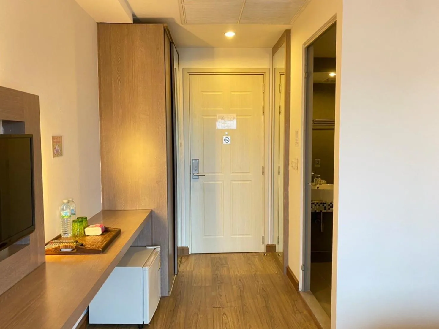 wardrobe in View Dee BKK Airport Residence