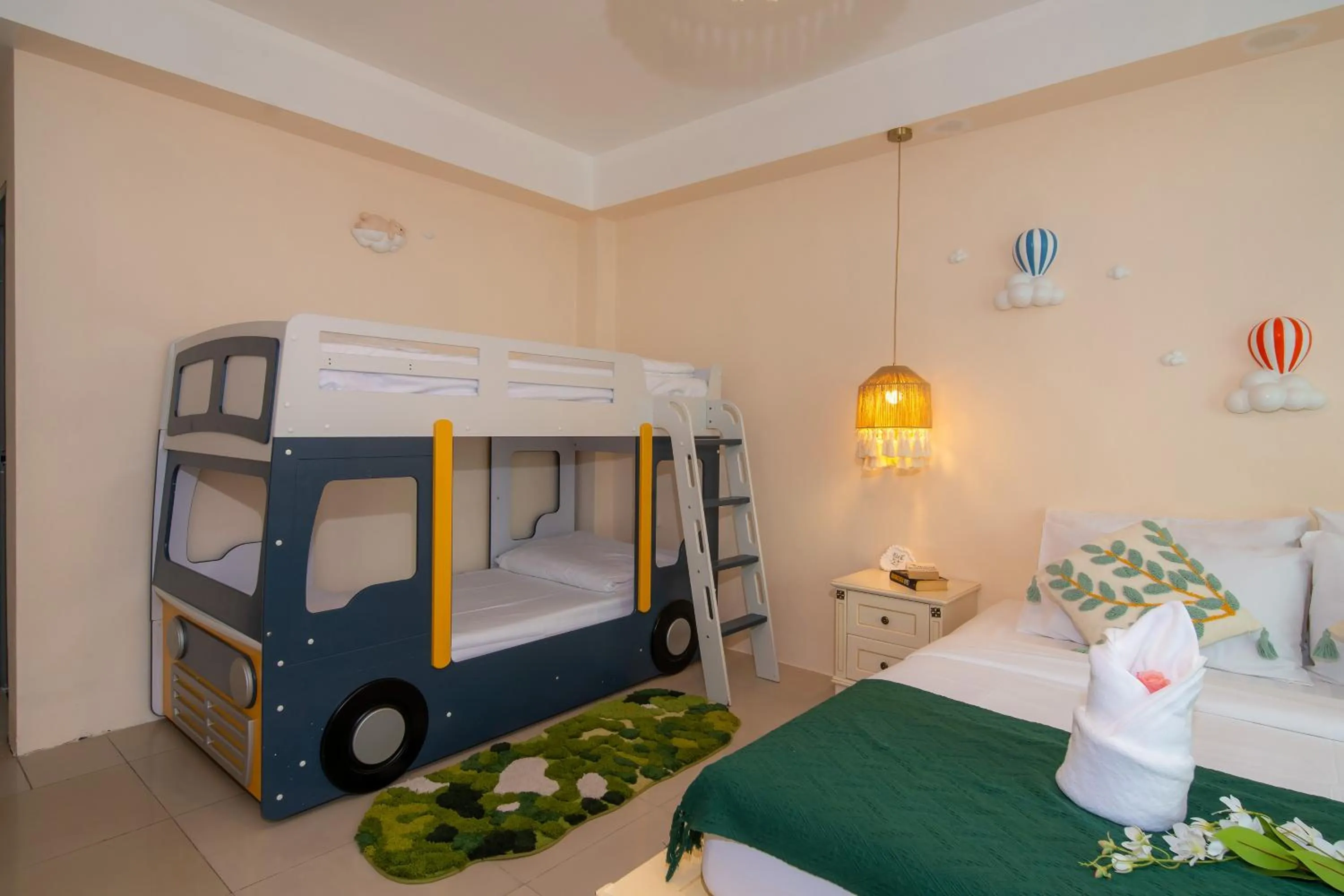 Bed in Patong Beach Side Hotel