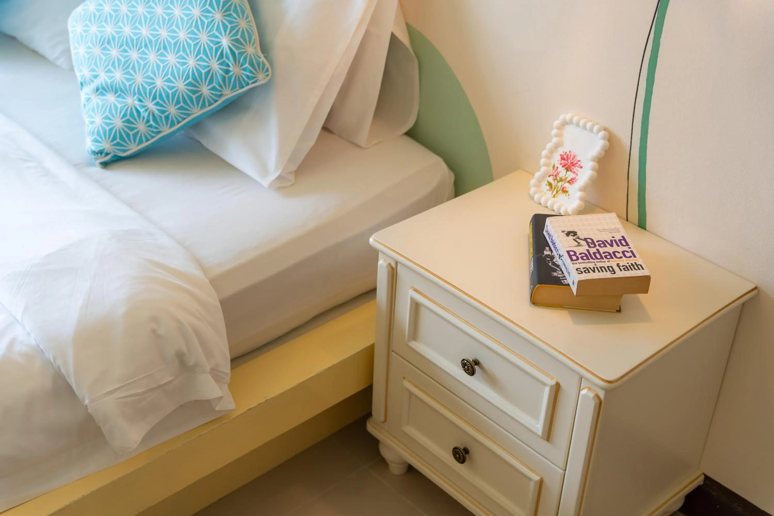 Bed in Patong Beach Side Hotel