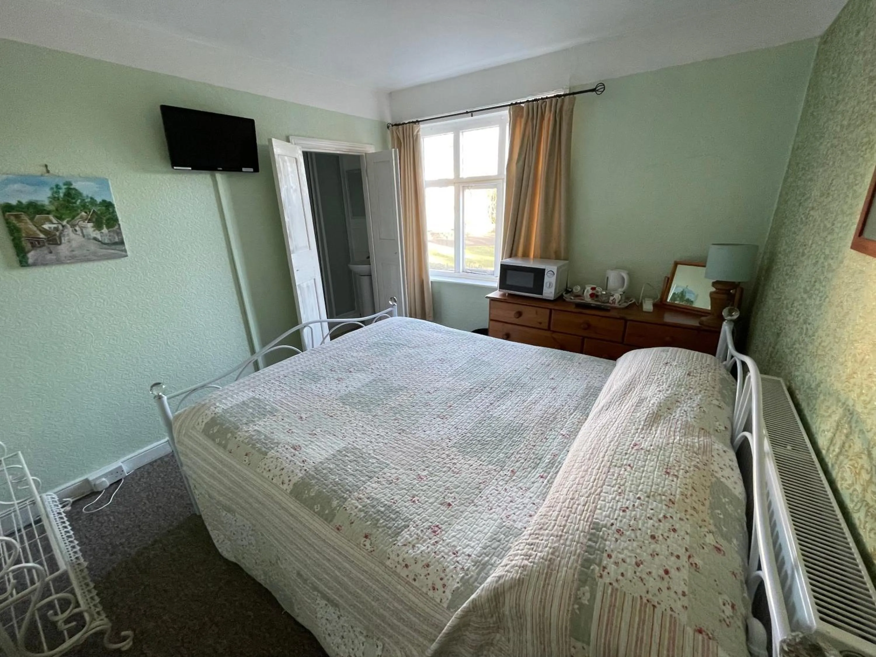 Coffee/tea facilities, Bed in The Bridge Street Historic Guest House