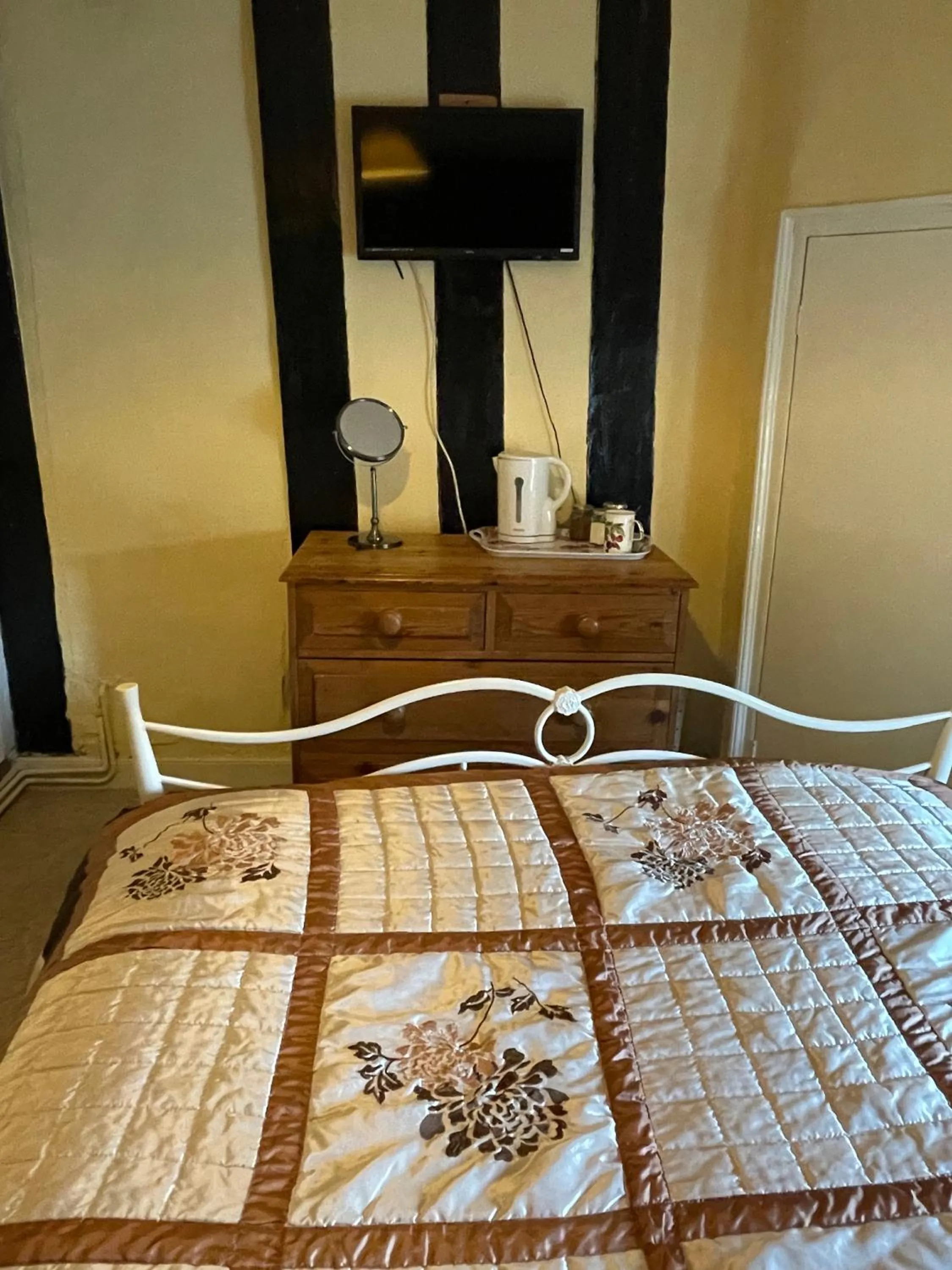 Bed in The Bridge Street Historic Guest House