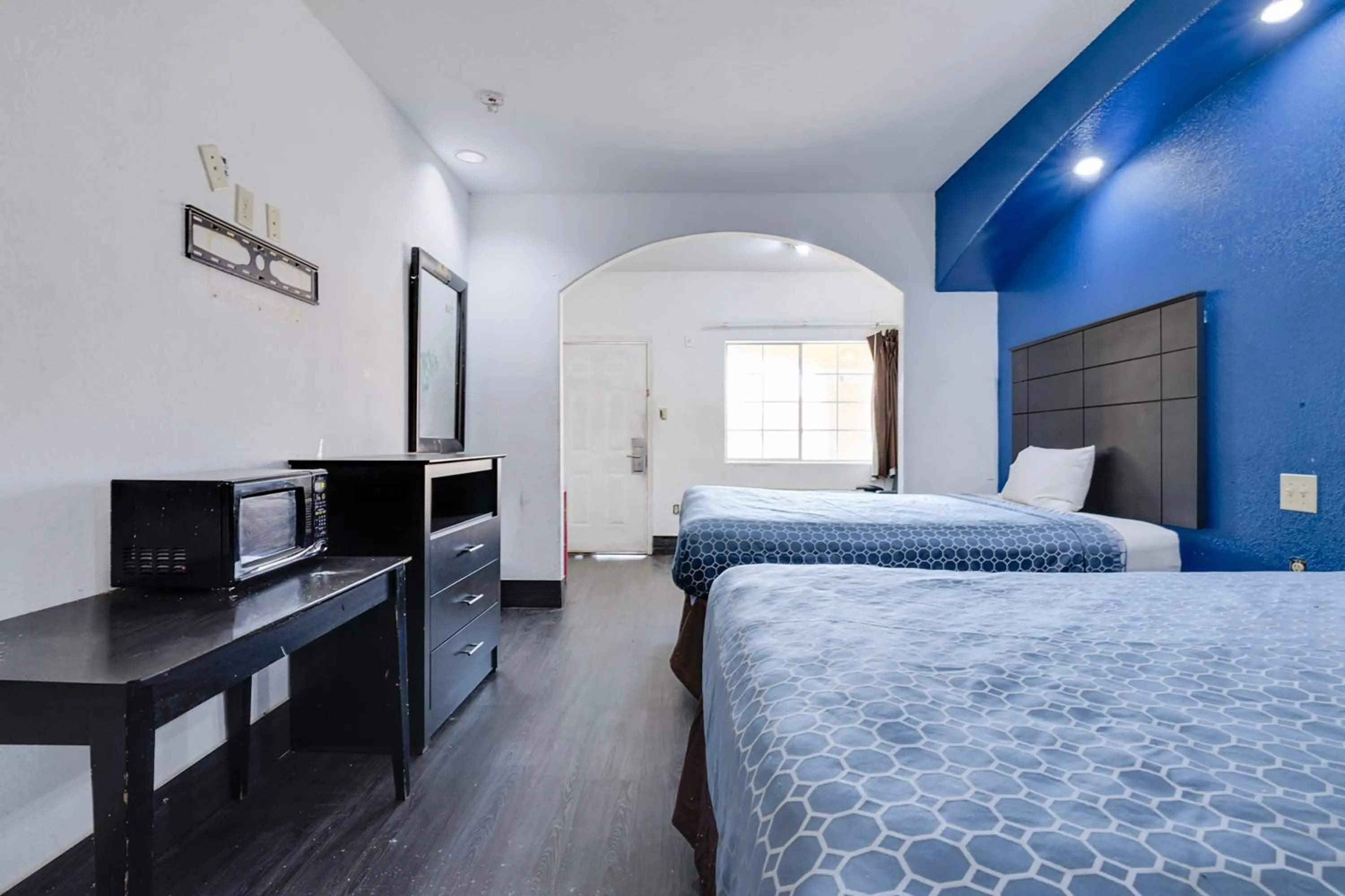 Bedroom, Bed in Capital O Deluxe Inn Channelview Houston I-10