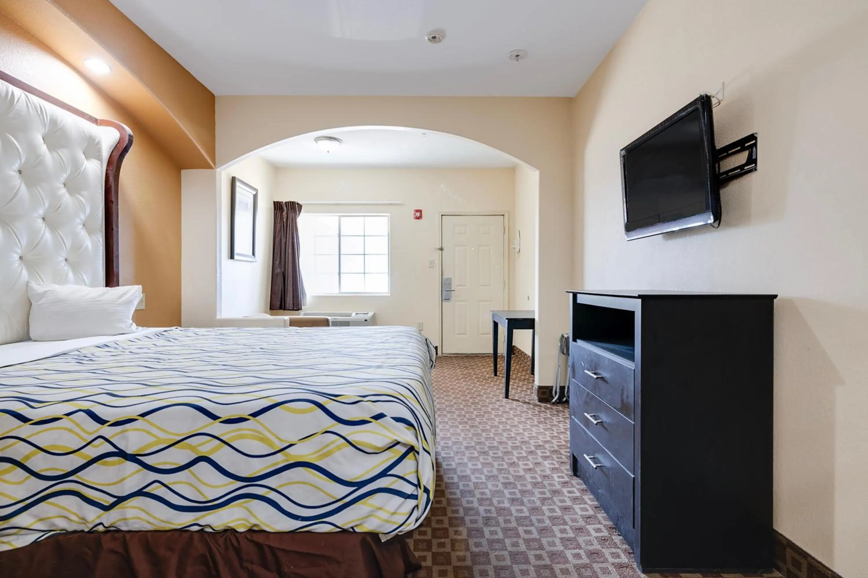 Bedroom, Bed in Capital O Deluxe Inn Channelview Houston I-10