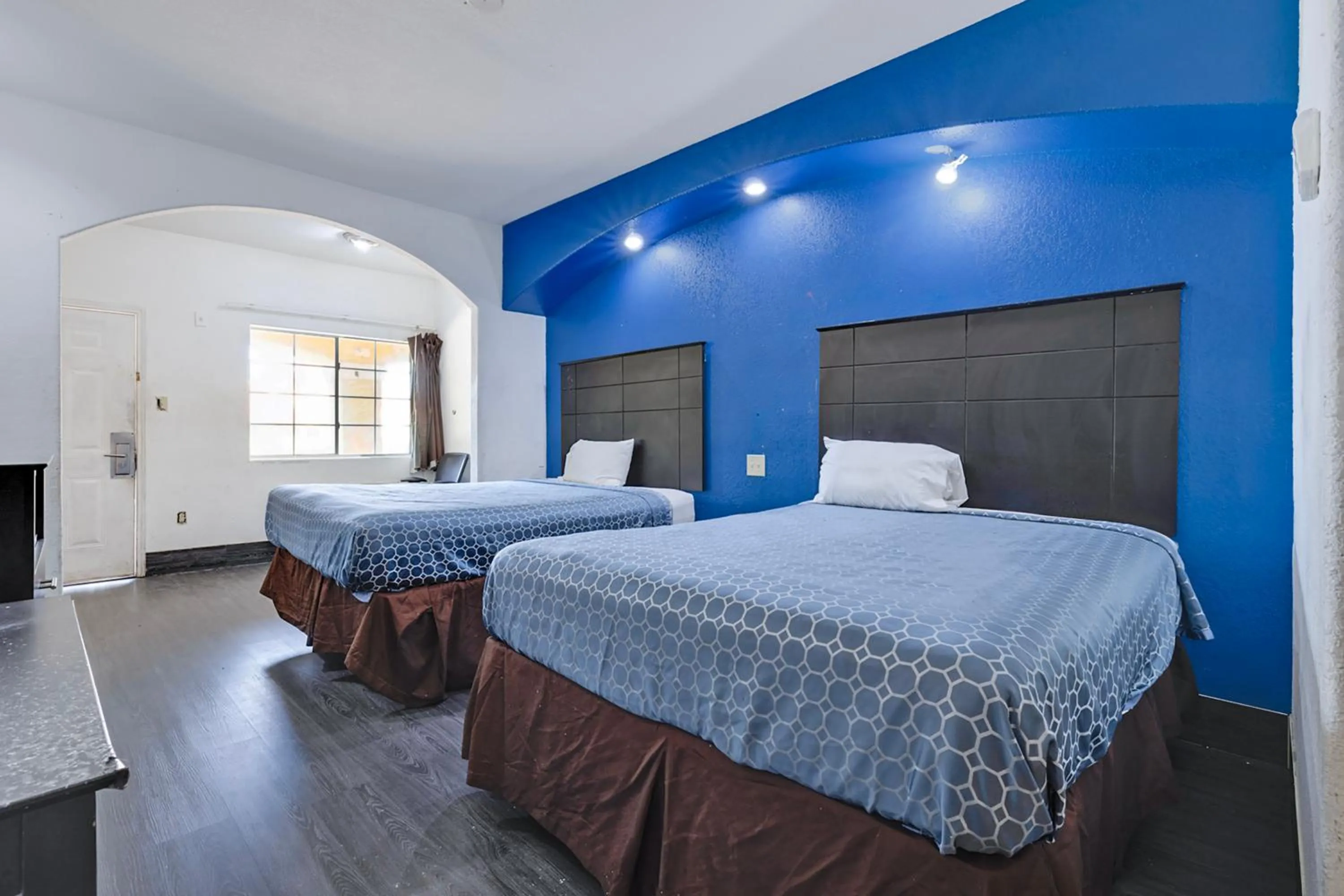 Bedroom, Bed in Capital O Deluxe Inn Channelview Houston I-10