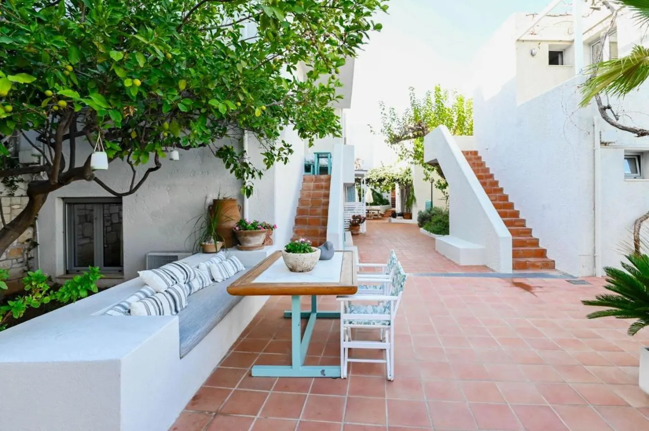 Swimming pool in Villa Iokasti