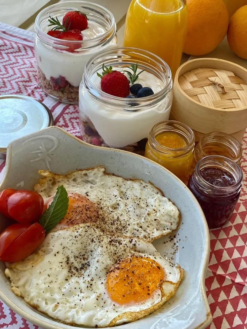 Breakfast in Villa Iokasti