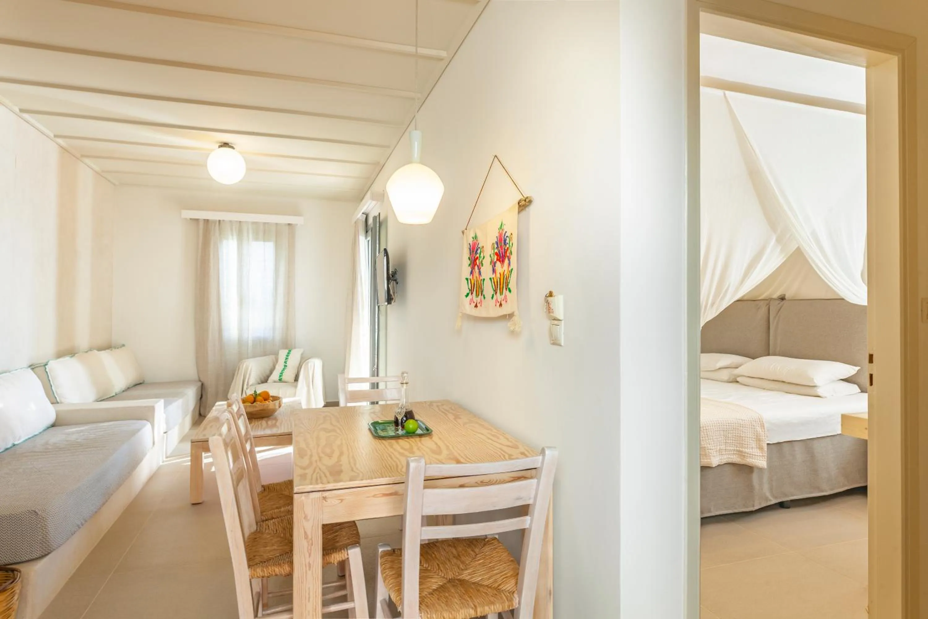 Dining area, Bed in Villa Iokasti