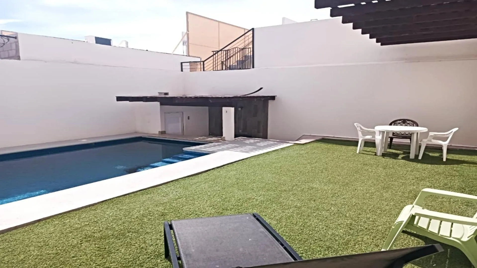 Patio in Moon House F4: Spacious 3-Bedroom Apartment in Downtown