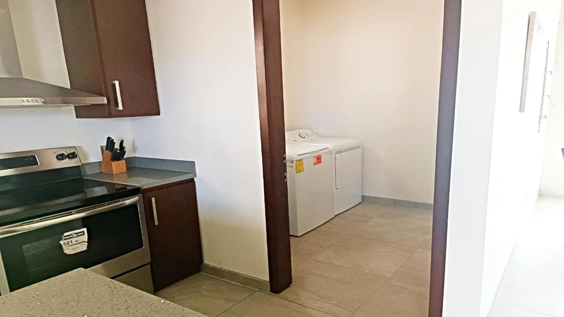 laundry in Moon House F4: Spacious 3-Bedroom Apartment in Downtown