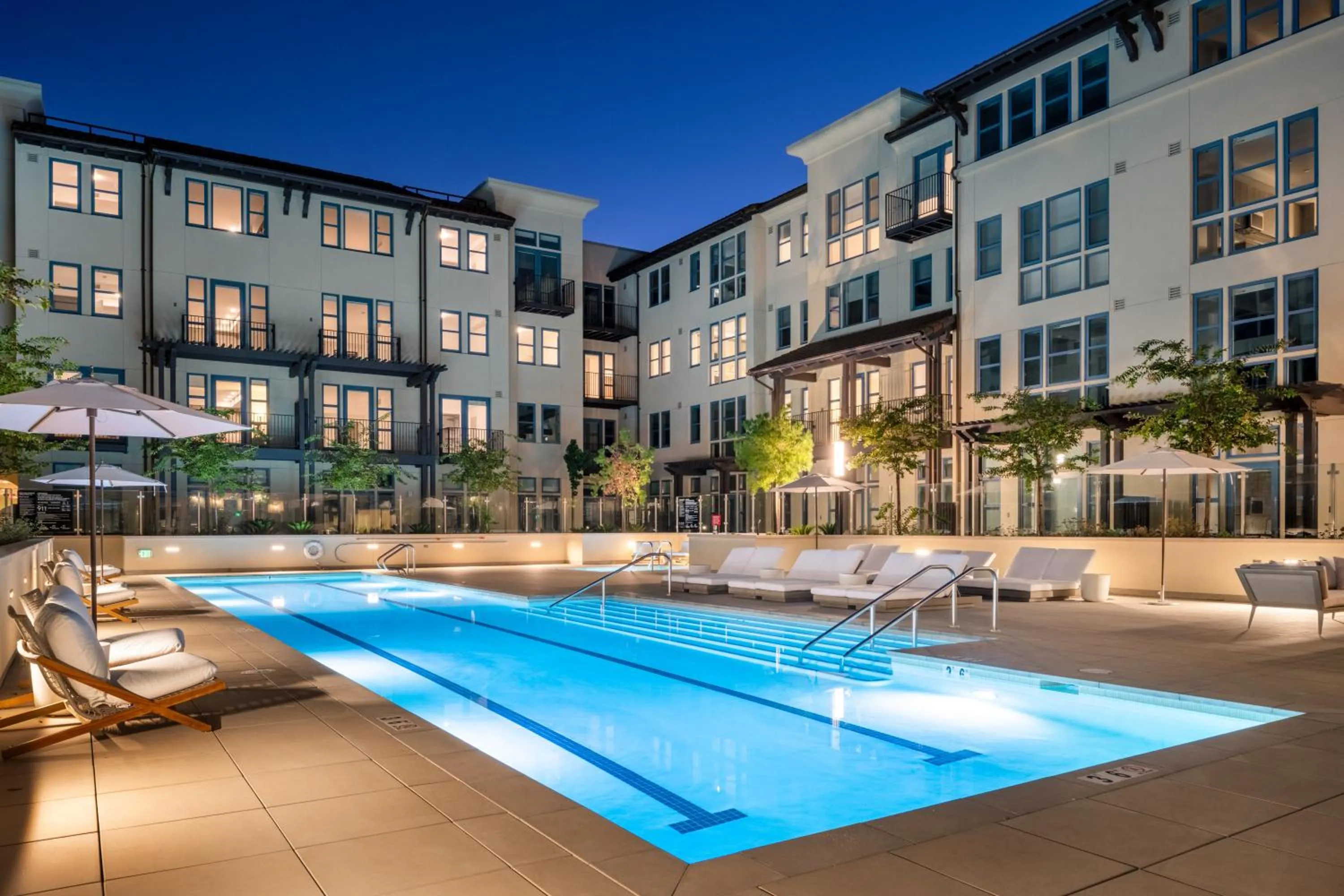 Swimming pool in Mint House Menlo Park by Kasa