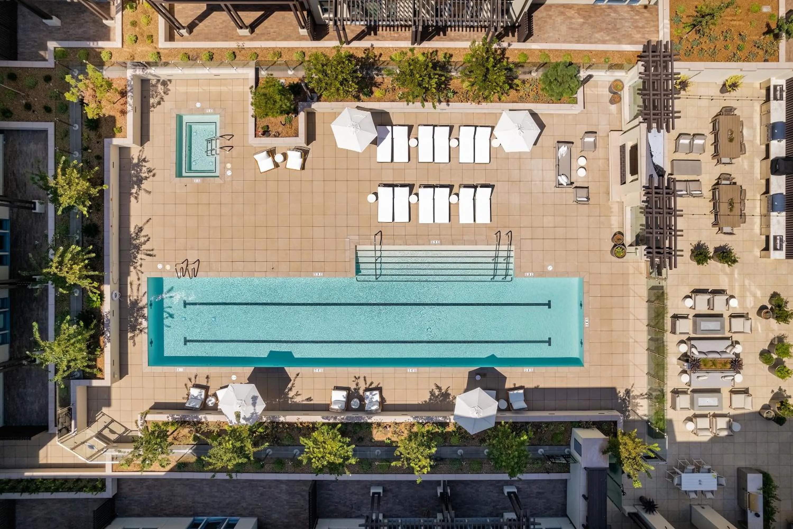 Swimming pool in Mint House Menlo Park by Kasa
