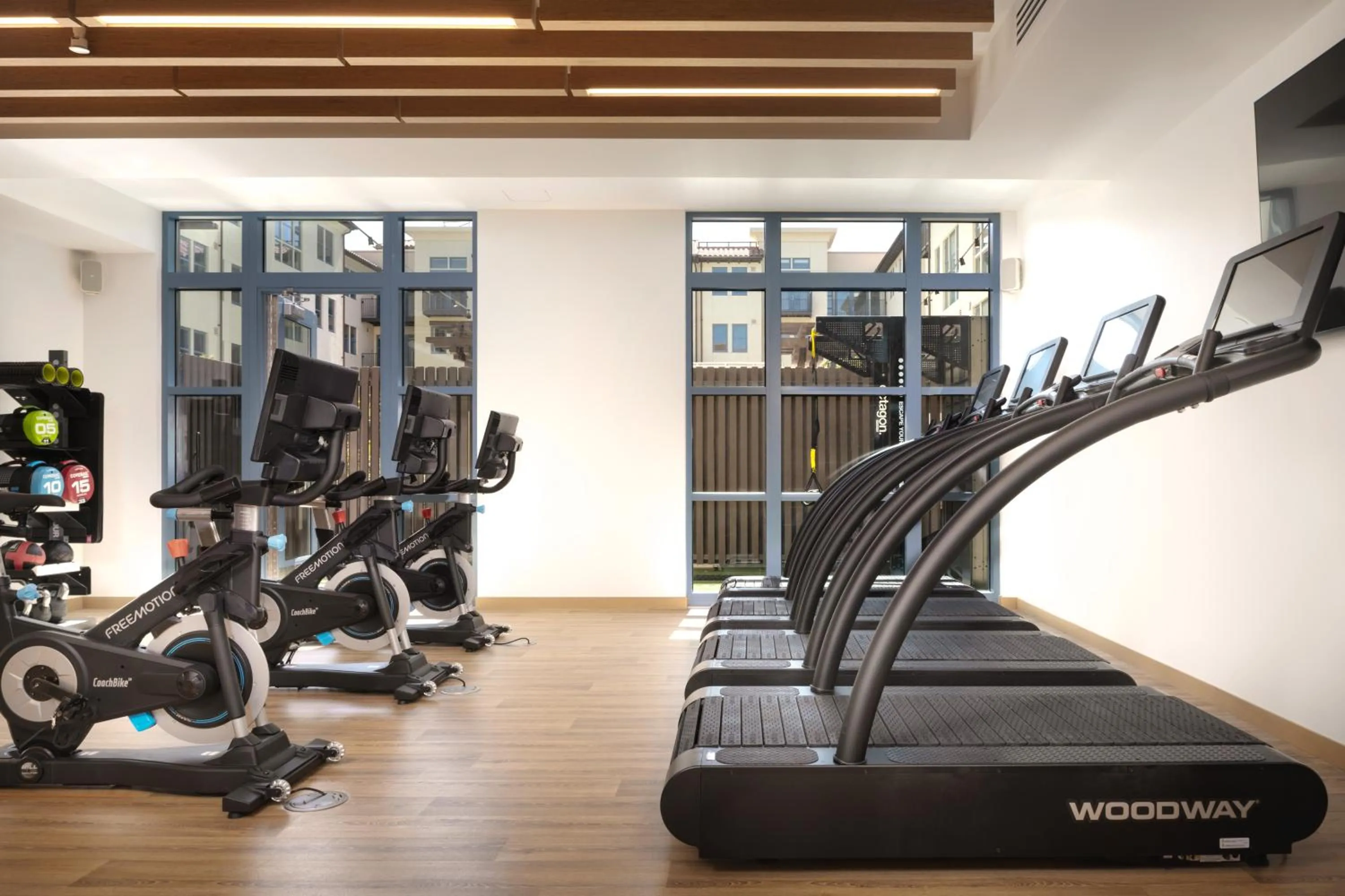 Fitness centre/facilities in Mint House Menlo Park by Kasa